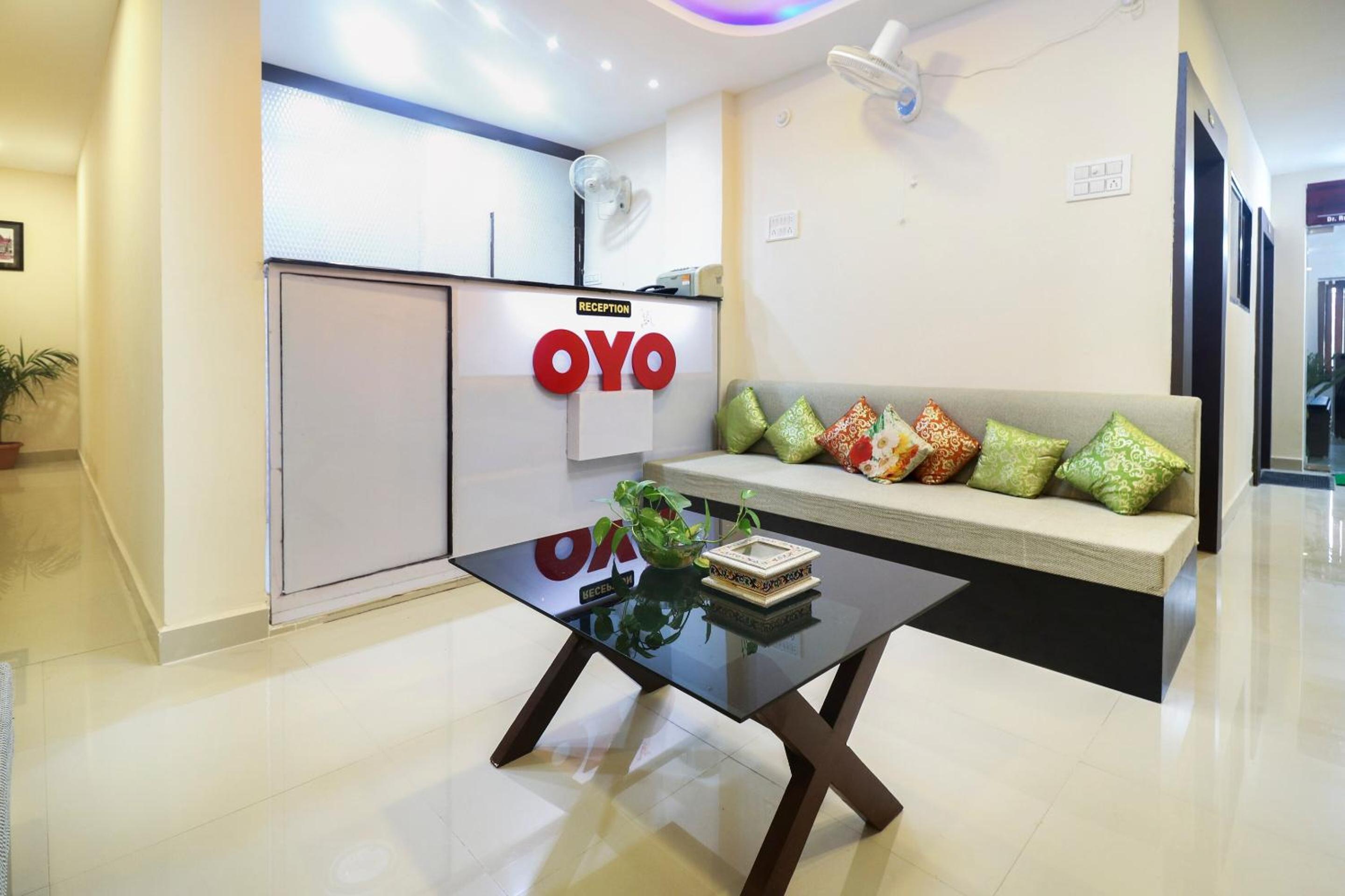 Lobby & Reception