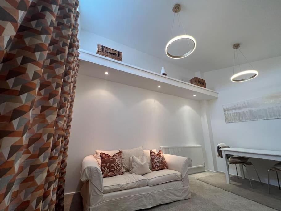 Freddies Boutique Retreat Near Porthcawl