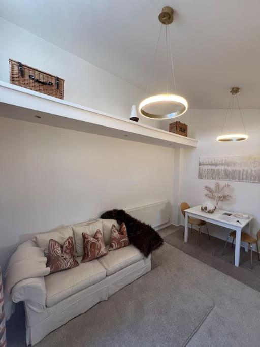 Freddies Boutique Retreat Near Porthcawl