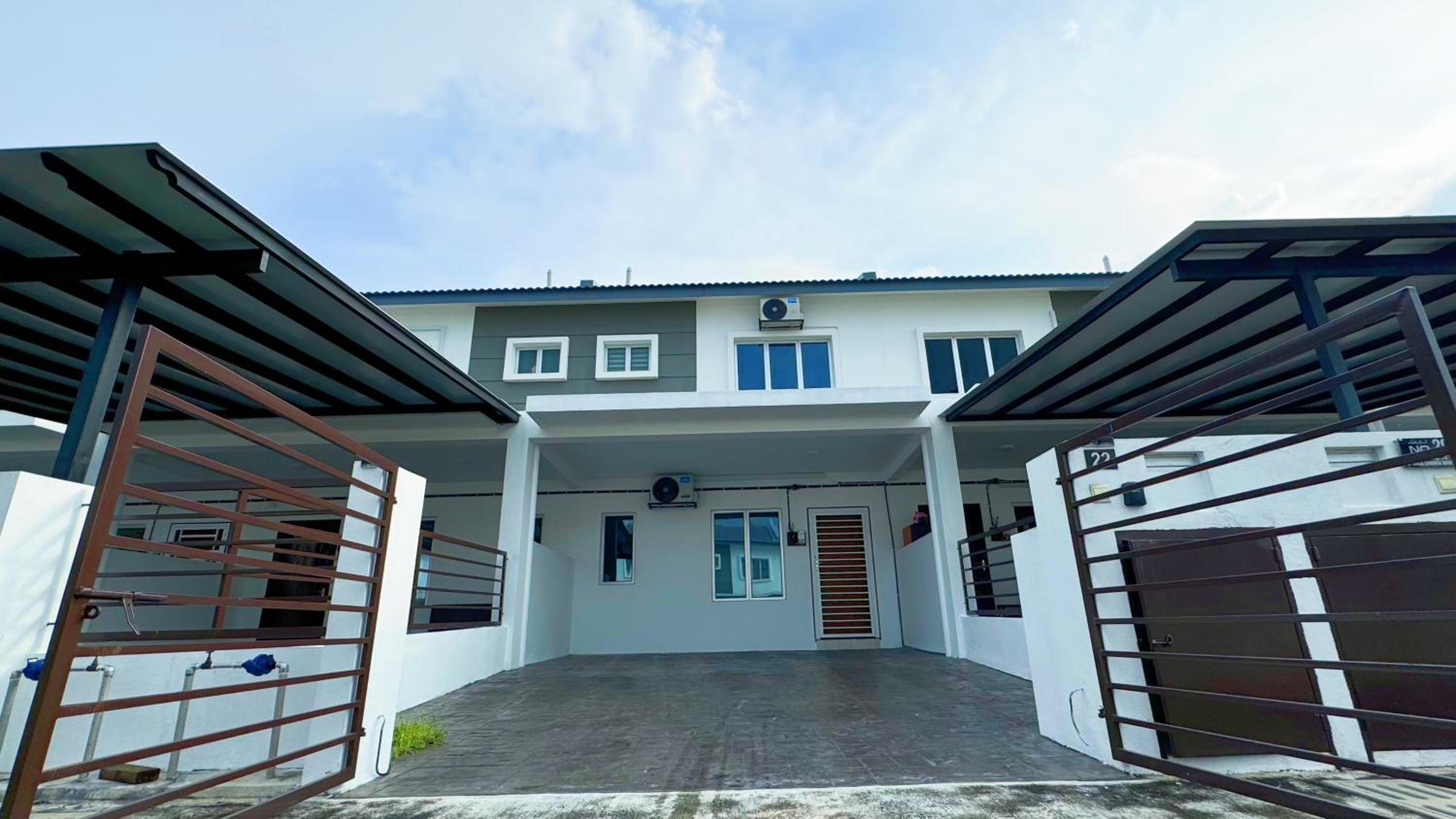 KLIA Sepang Charming 4-Bedroom Blissful Double-Storey Homestay photo 1