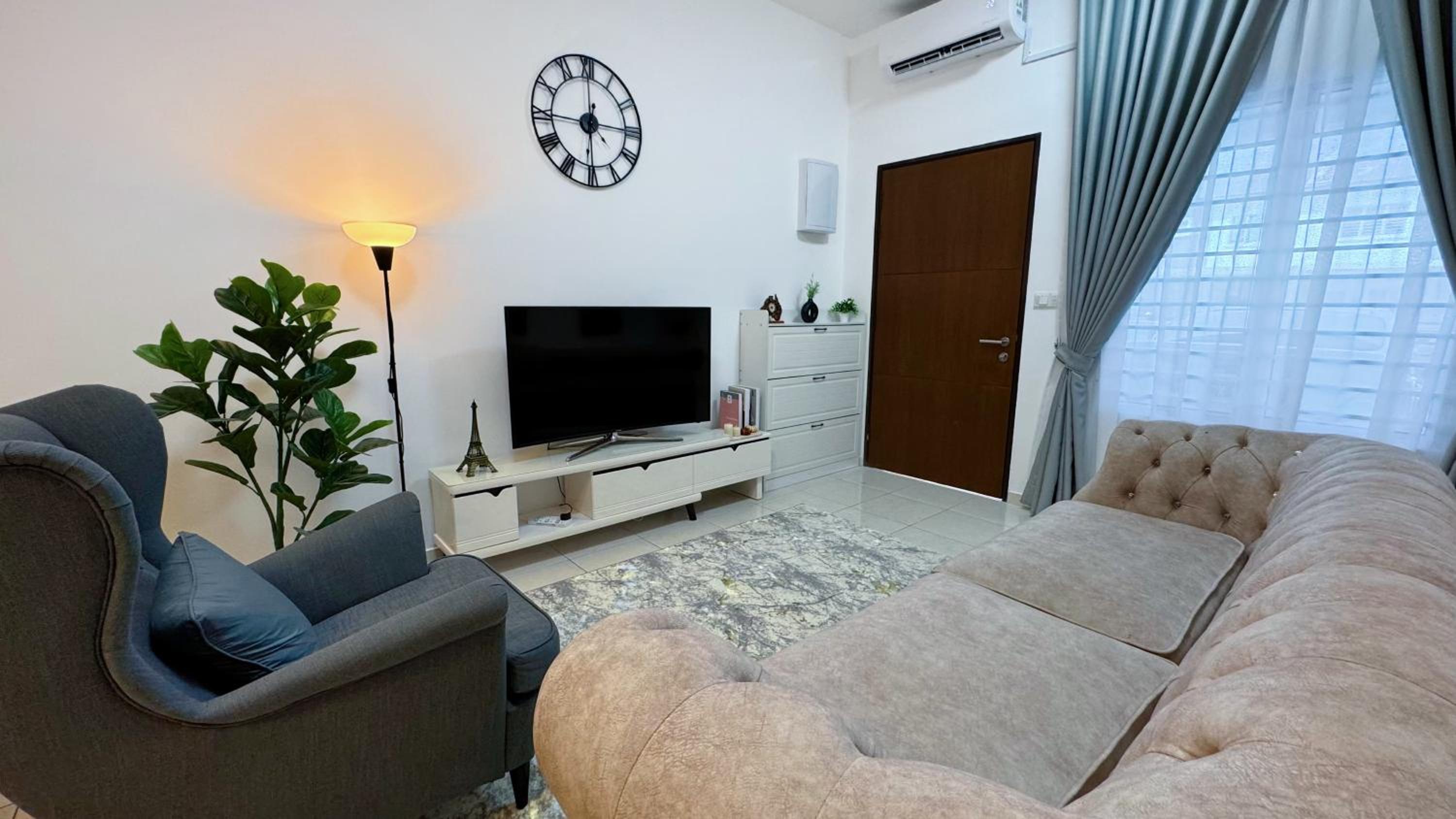 KLIA Sepang Charming 4-Bedroom Blissful Double-Storey Homestay photo 4
