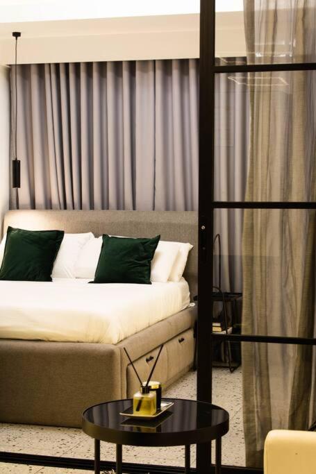 King Bed, Washer, Air Dry, Sauna, Gym & Pool Access, FAST Wi-Fi, Elegant Studio, Near Venice Grand Canal Mall, Walking Distance Britsh Embassy, 5 min drive