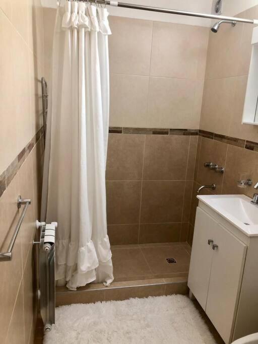 COMPLEJO CARMELA Departamento Amueblado