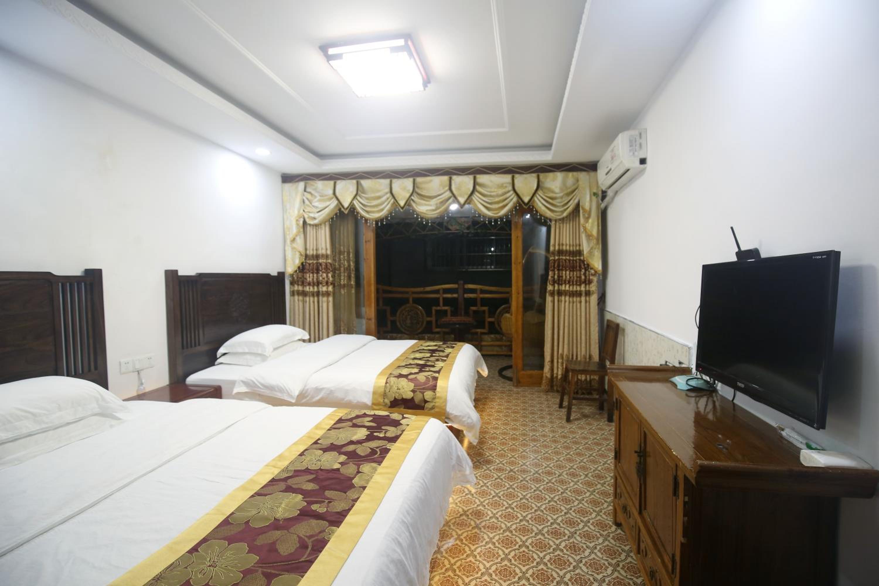 LQJ Riverside Guest House