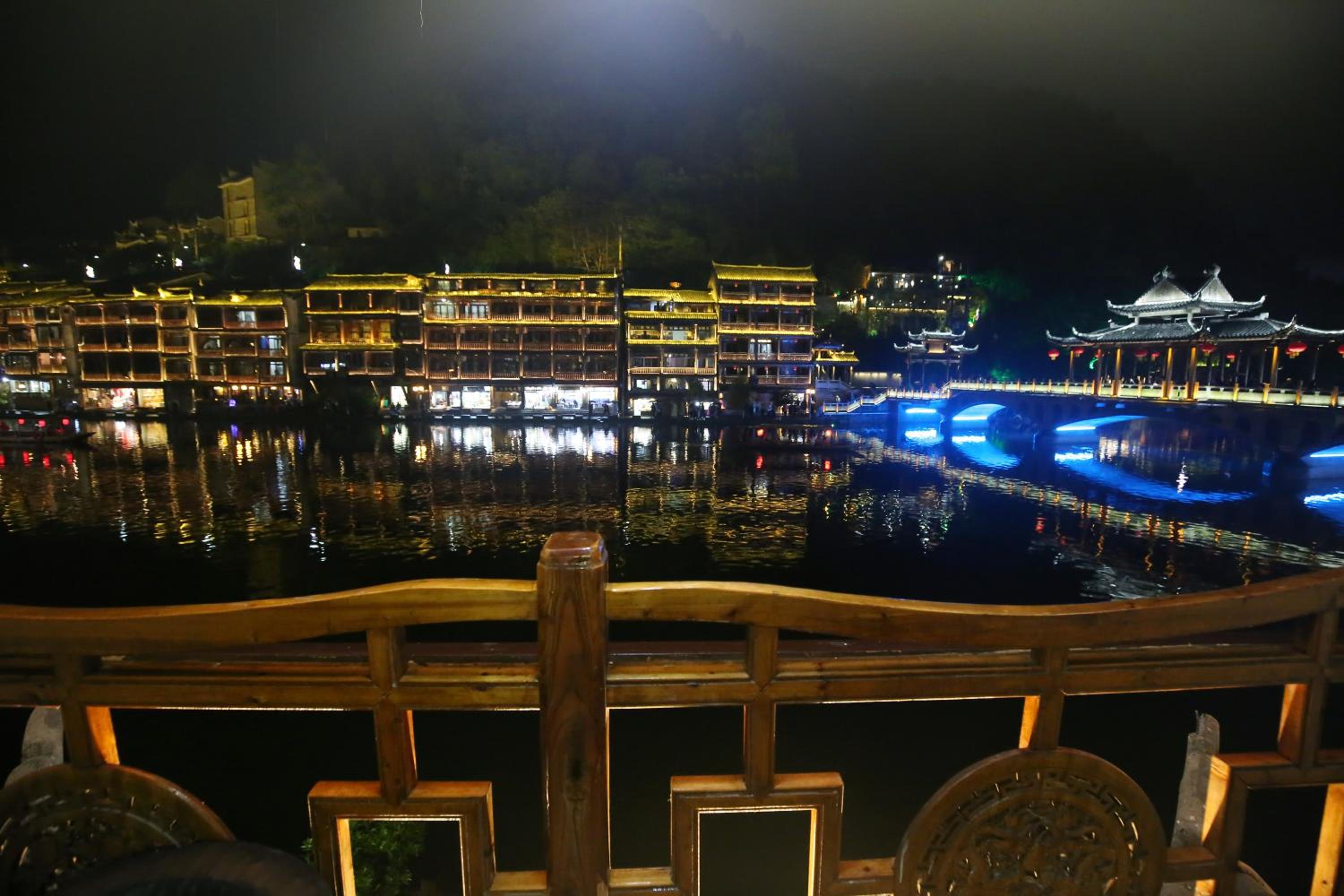 LQJ Riverside Guest House