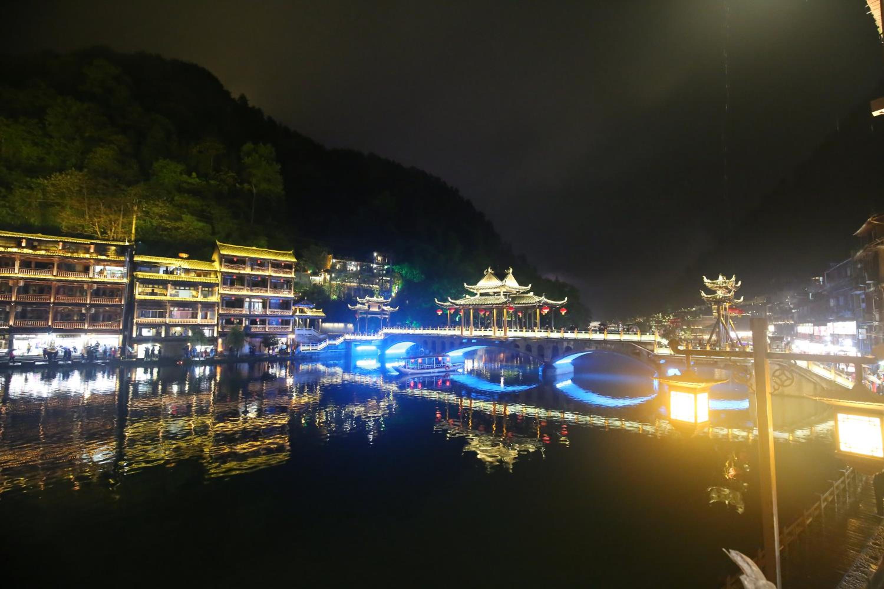 LQJ Riverside Guest House