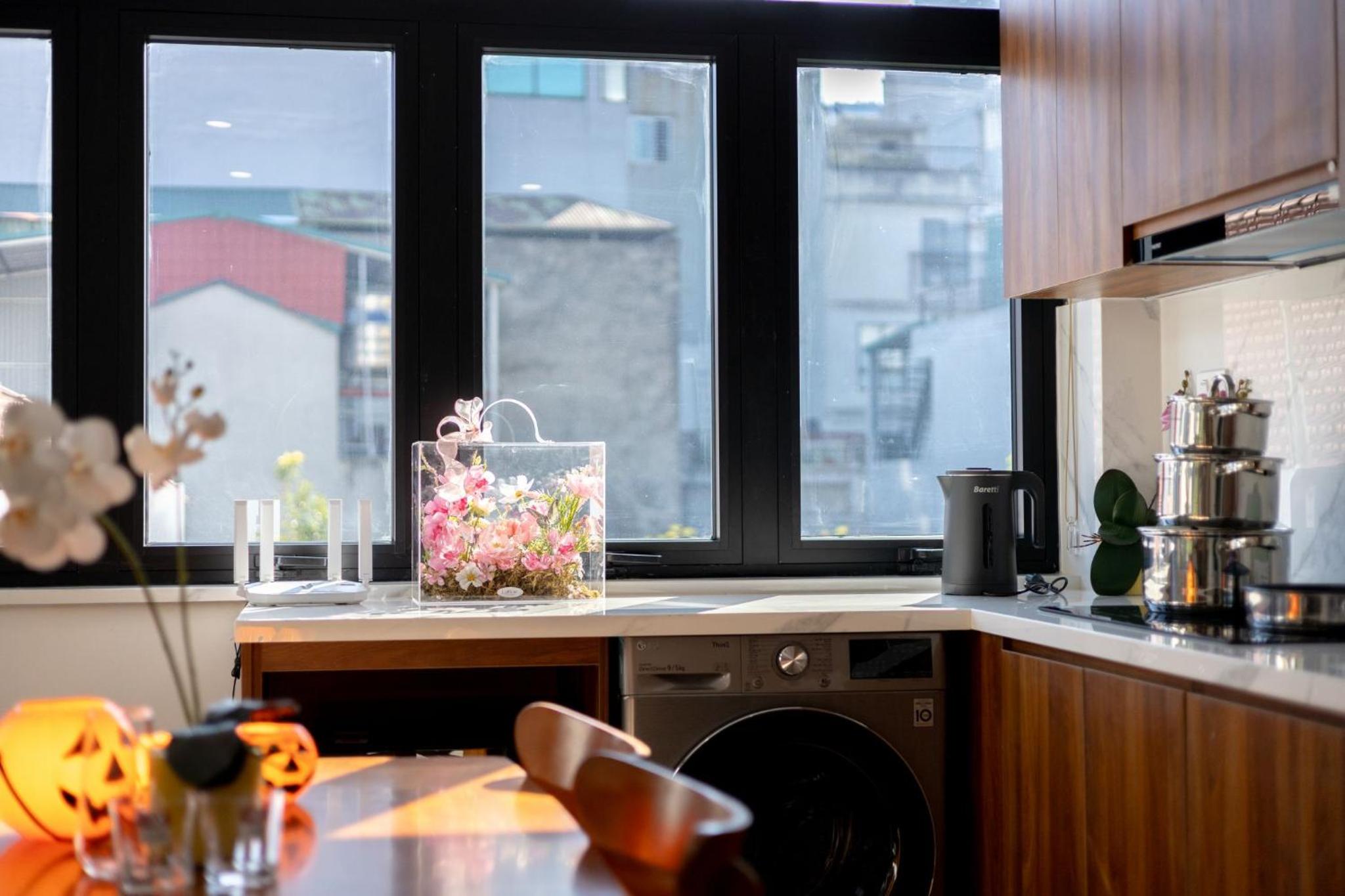 Urchin Apartment
