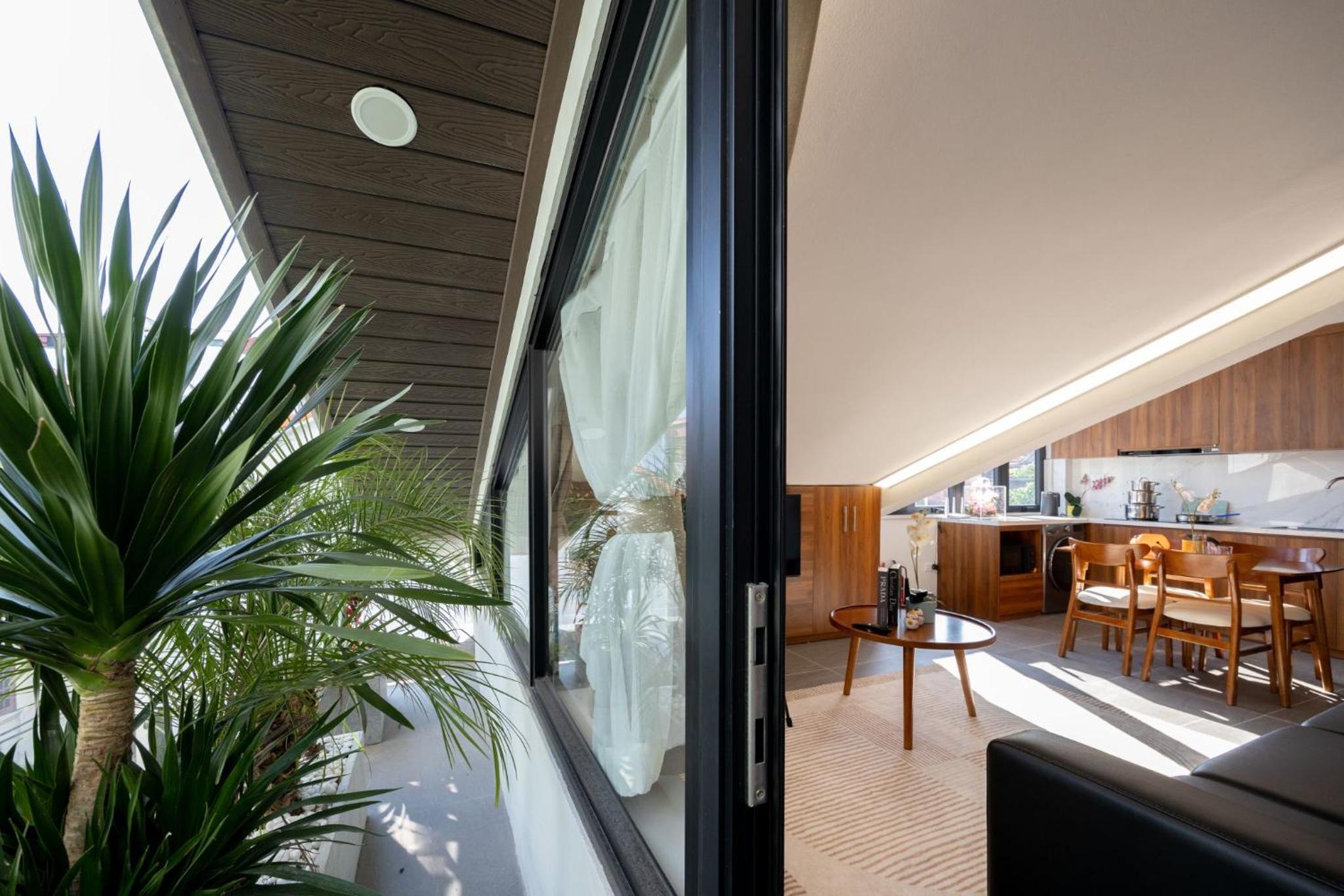 Urchin Apartment