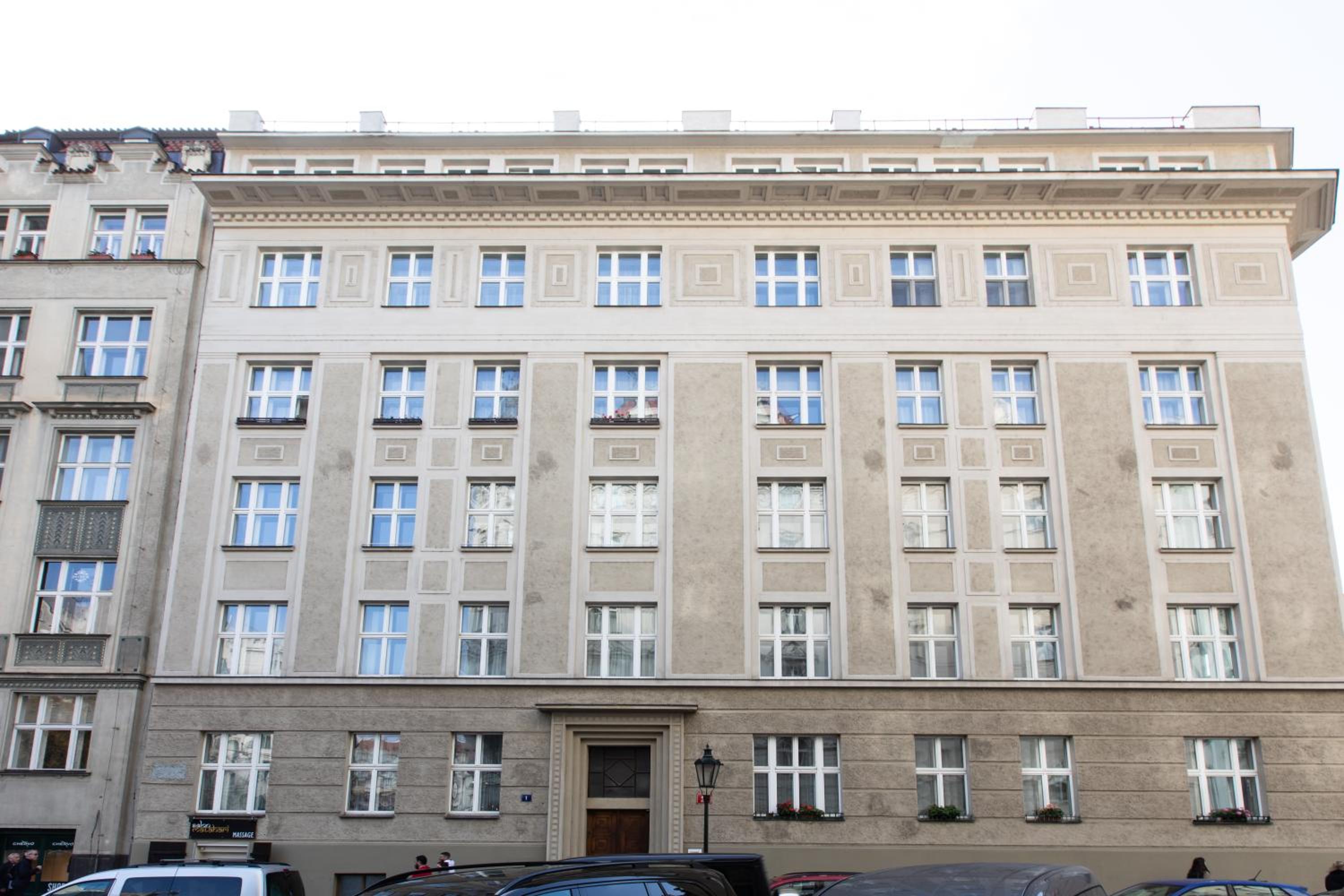Prague Heart of Old Town Comfy Home 2BDR 2BATH