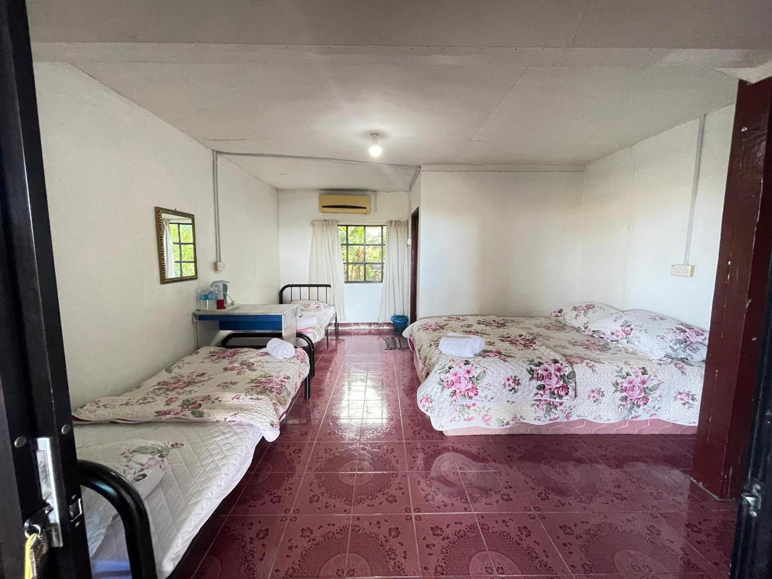 Aravilla Homestay Family photo 1