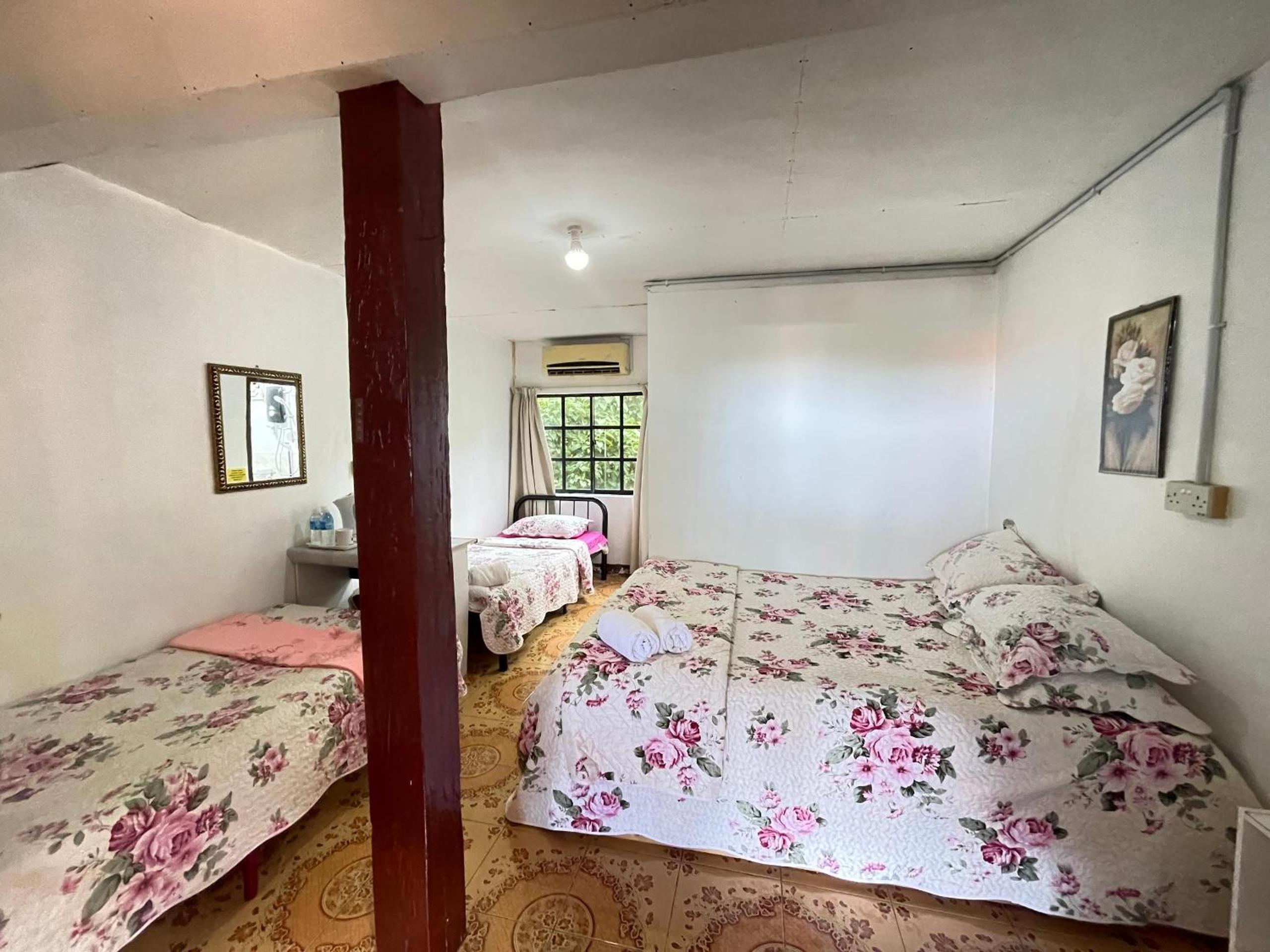 Aravilla Homestay Family photo 7
