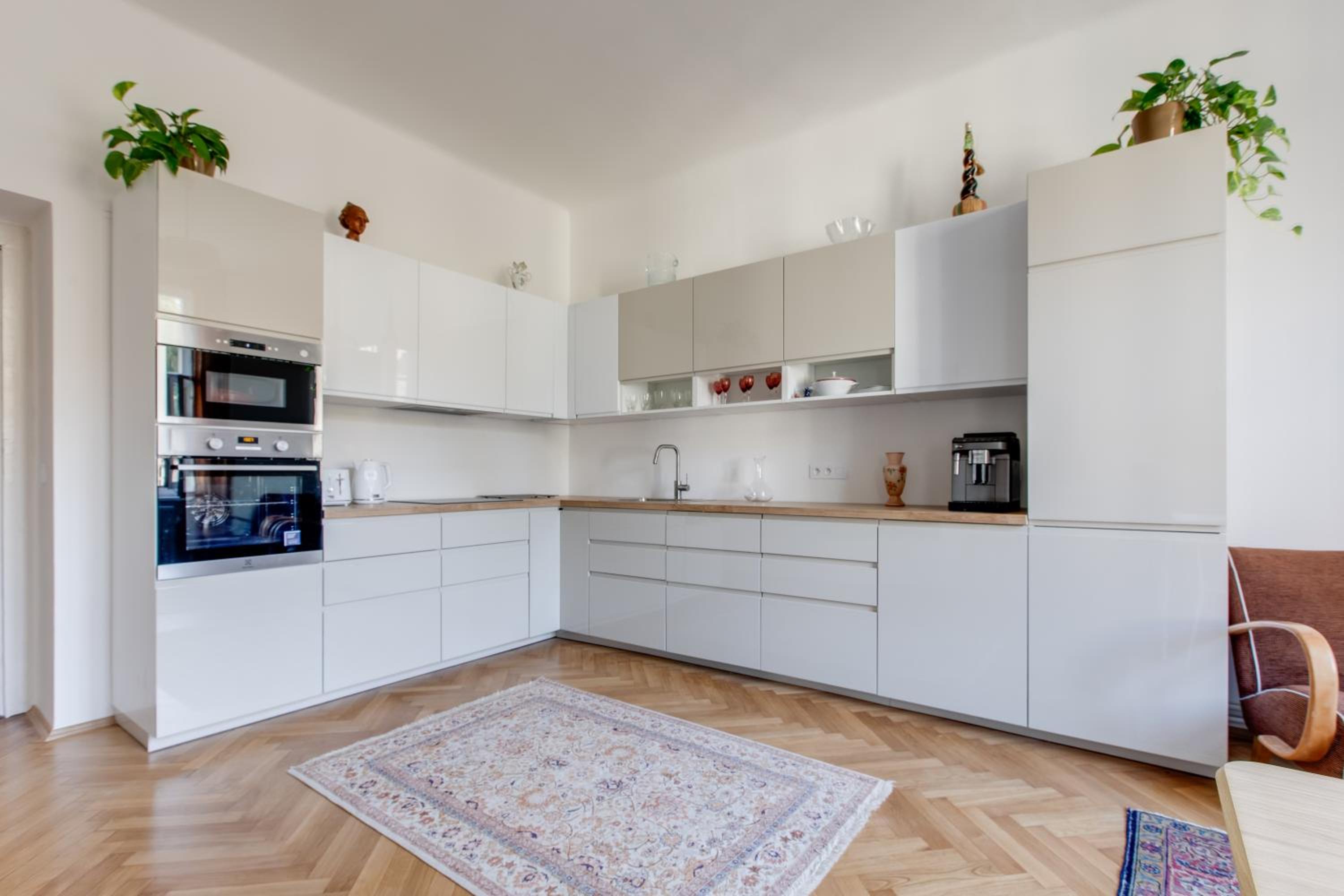 Prague Heart of Old Town Comfy Home 2BDR 2BATH