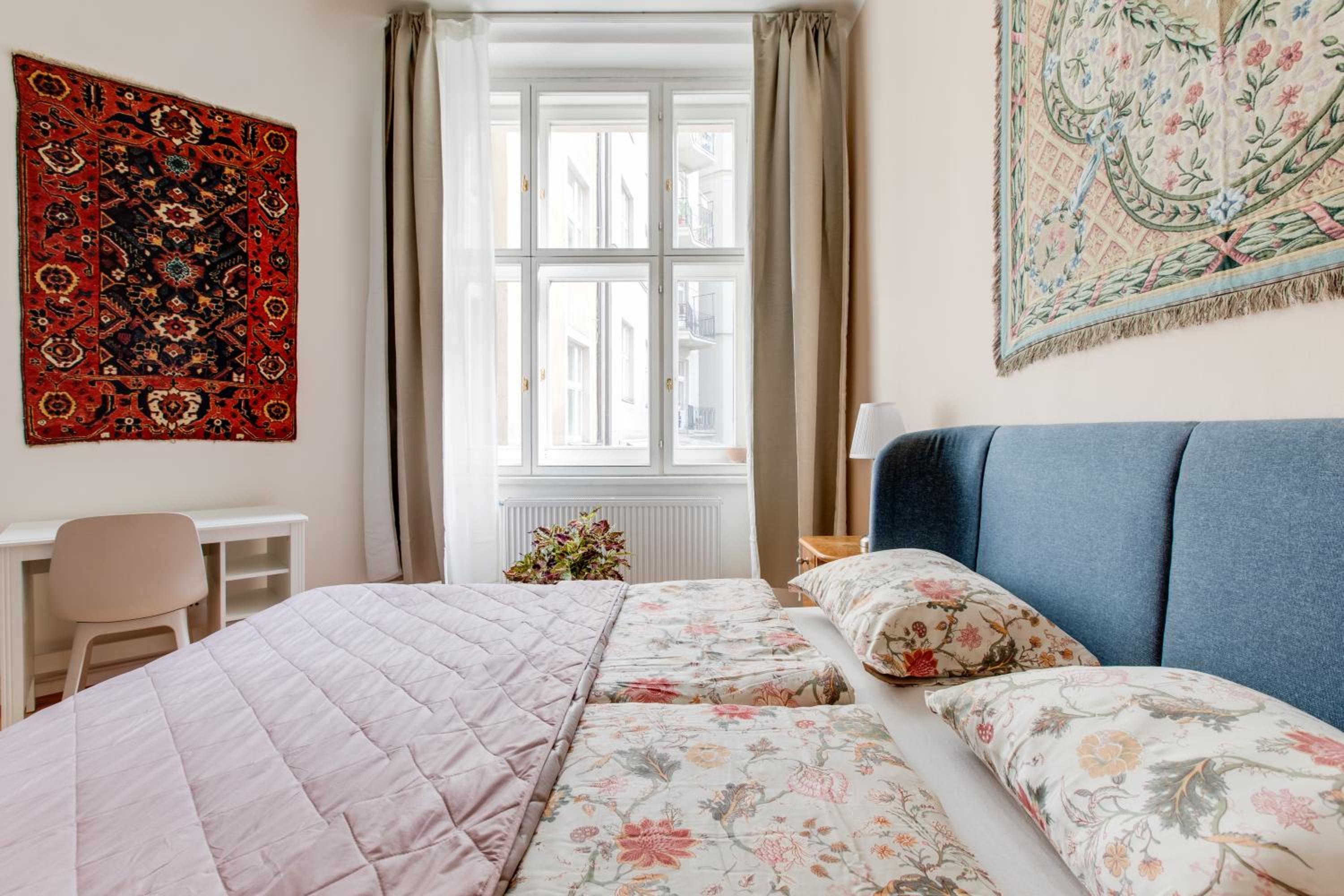 Prague Heart of Old Town Comfy Home 2BDR 2BATH