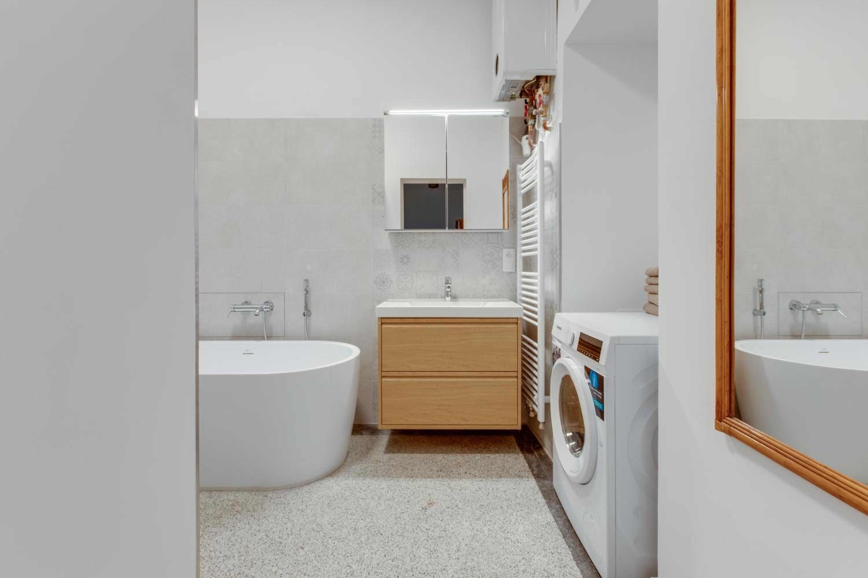 Prague Heart of Old Town Comfy Home 2BDR 2BATH