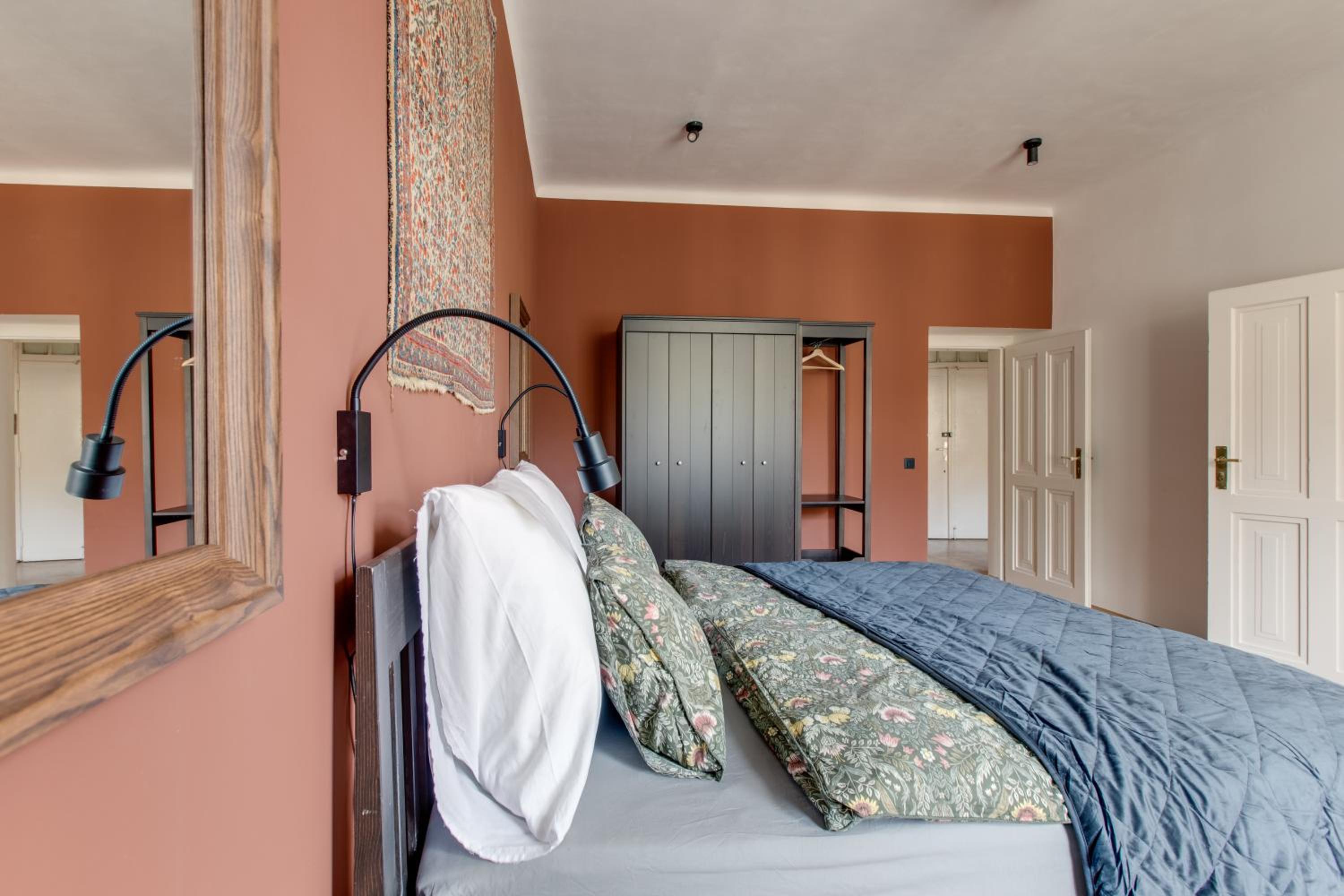 Prague Heart of Old Town Comfy Home 2BDR 2BATH