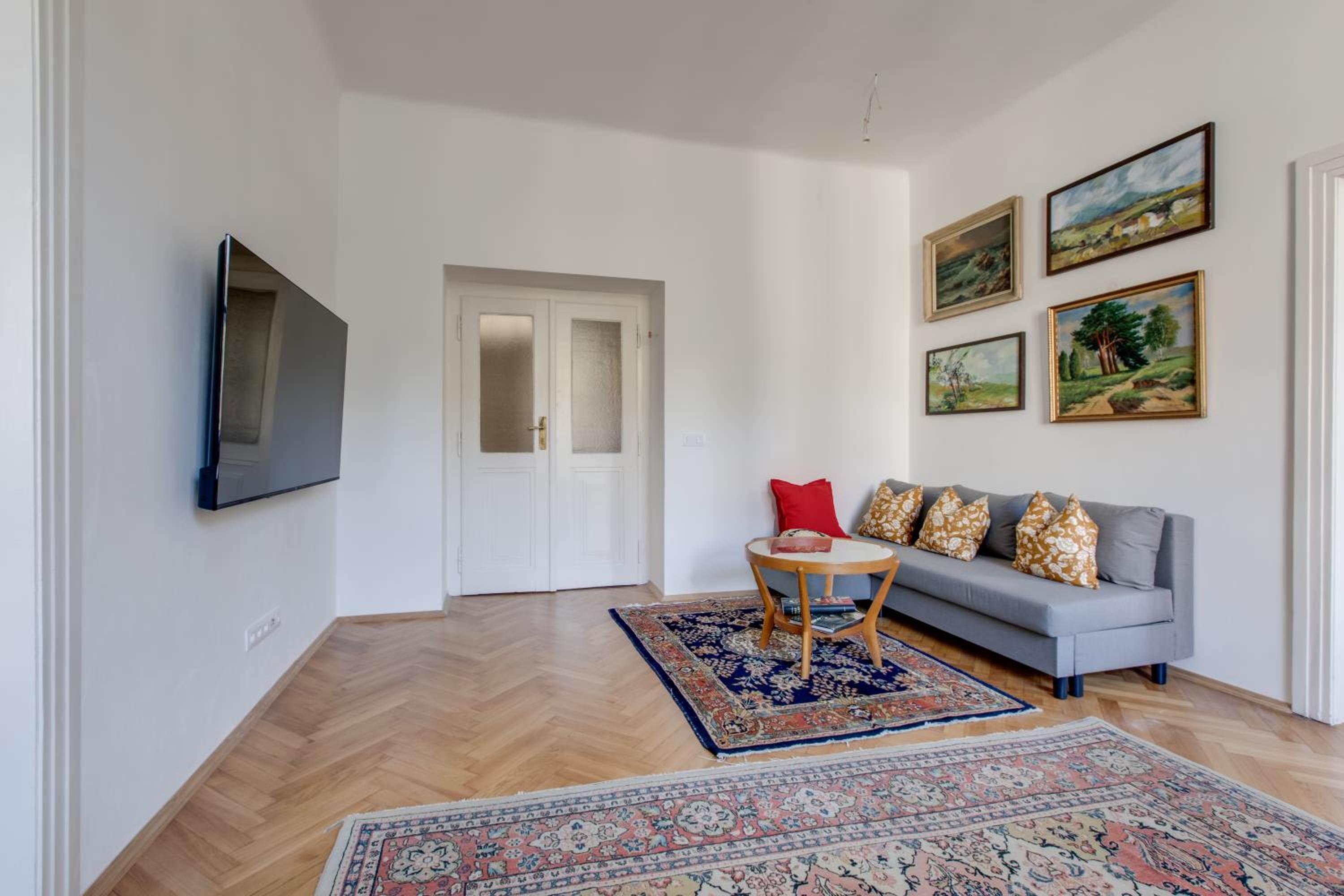 Prague Heart of Old Town Comfy Home 2BDR 2BATH