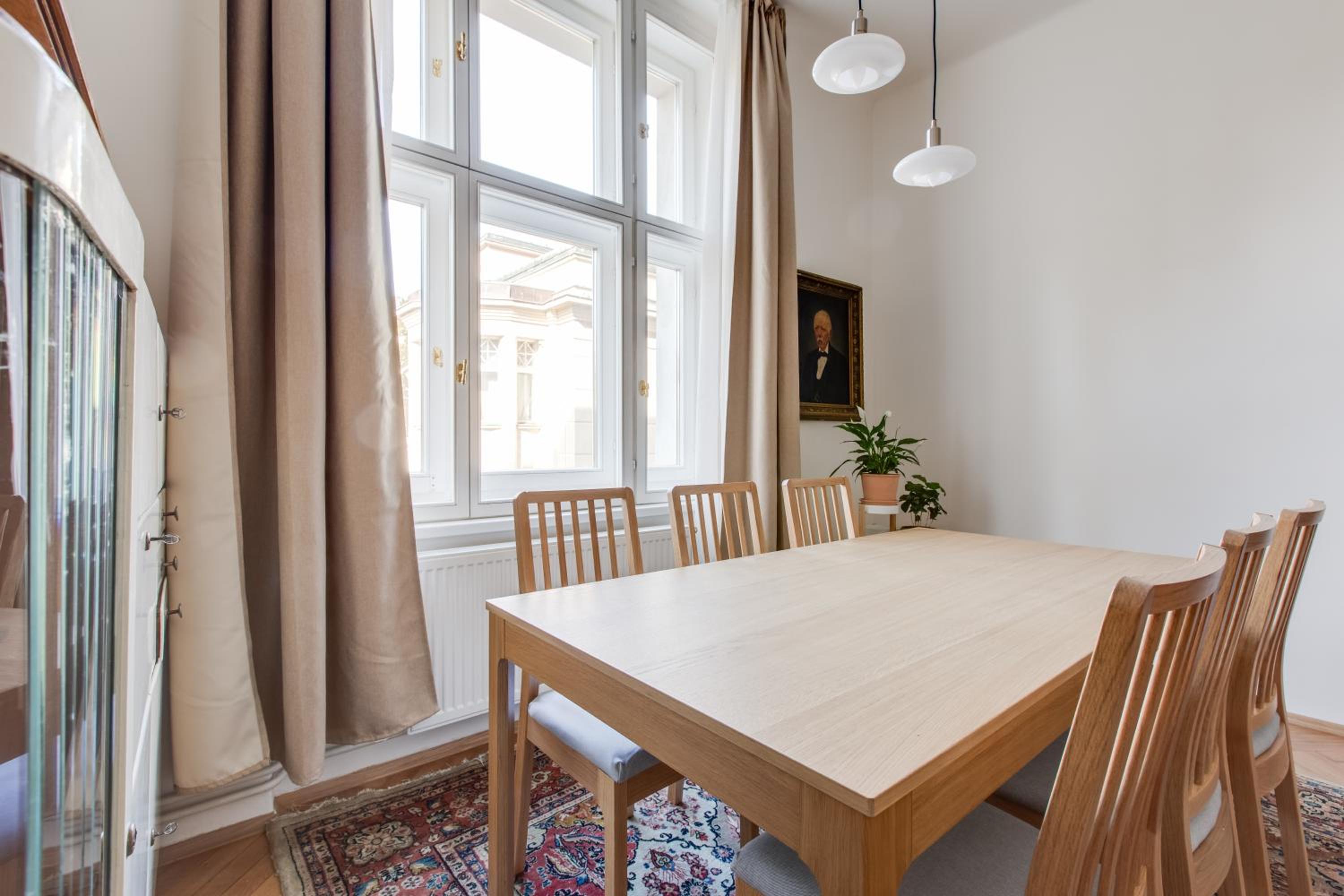 Prague Heart of Old Town Comfy Home 2BDR 2BATH