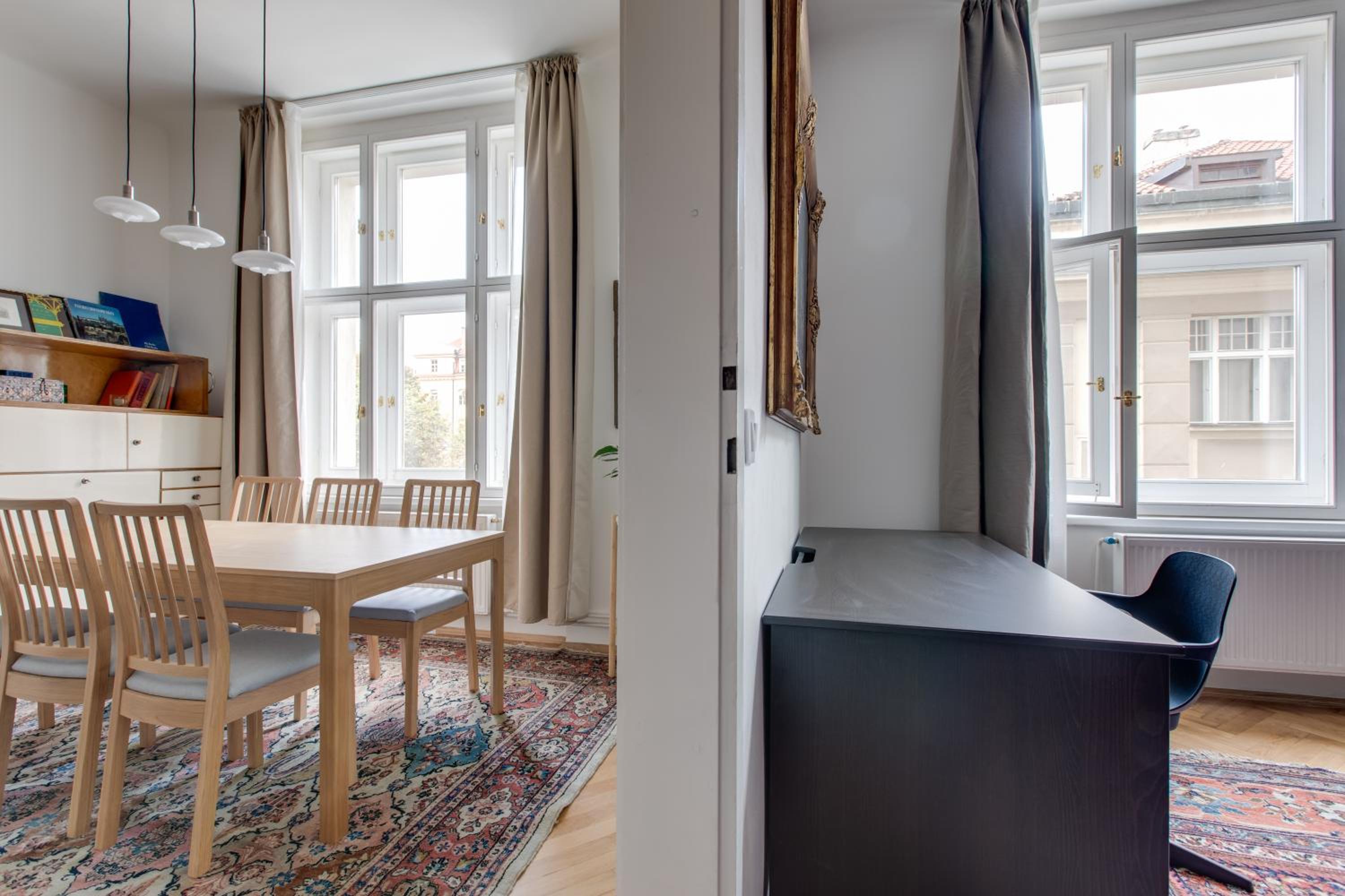 Prague Heart of Old Town Comfy Home 2BDR 2BATH
