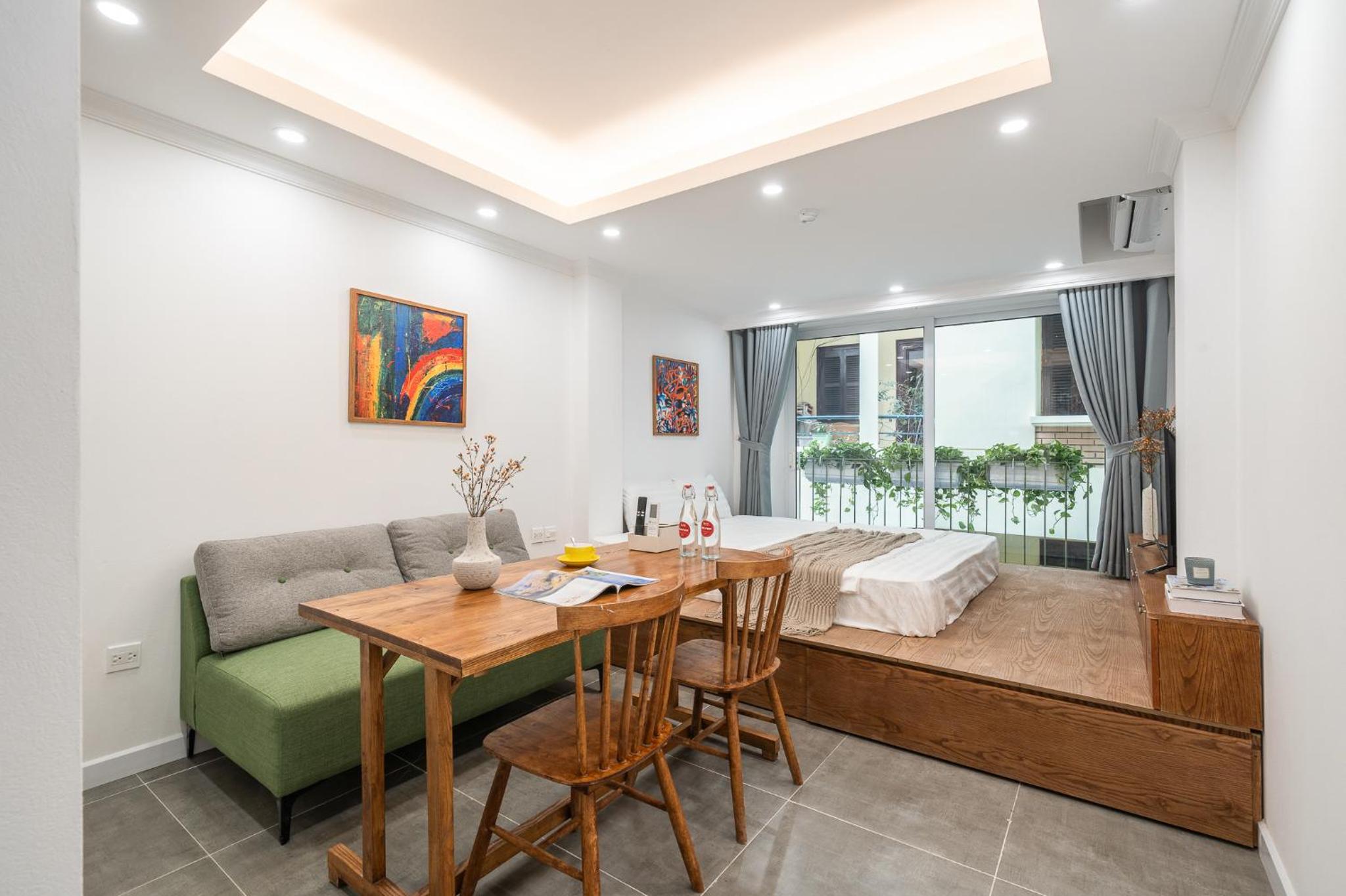 Luxurious Balcony Condo Pool City Central