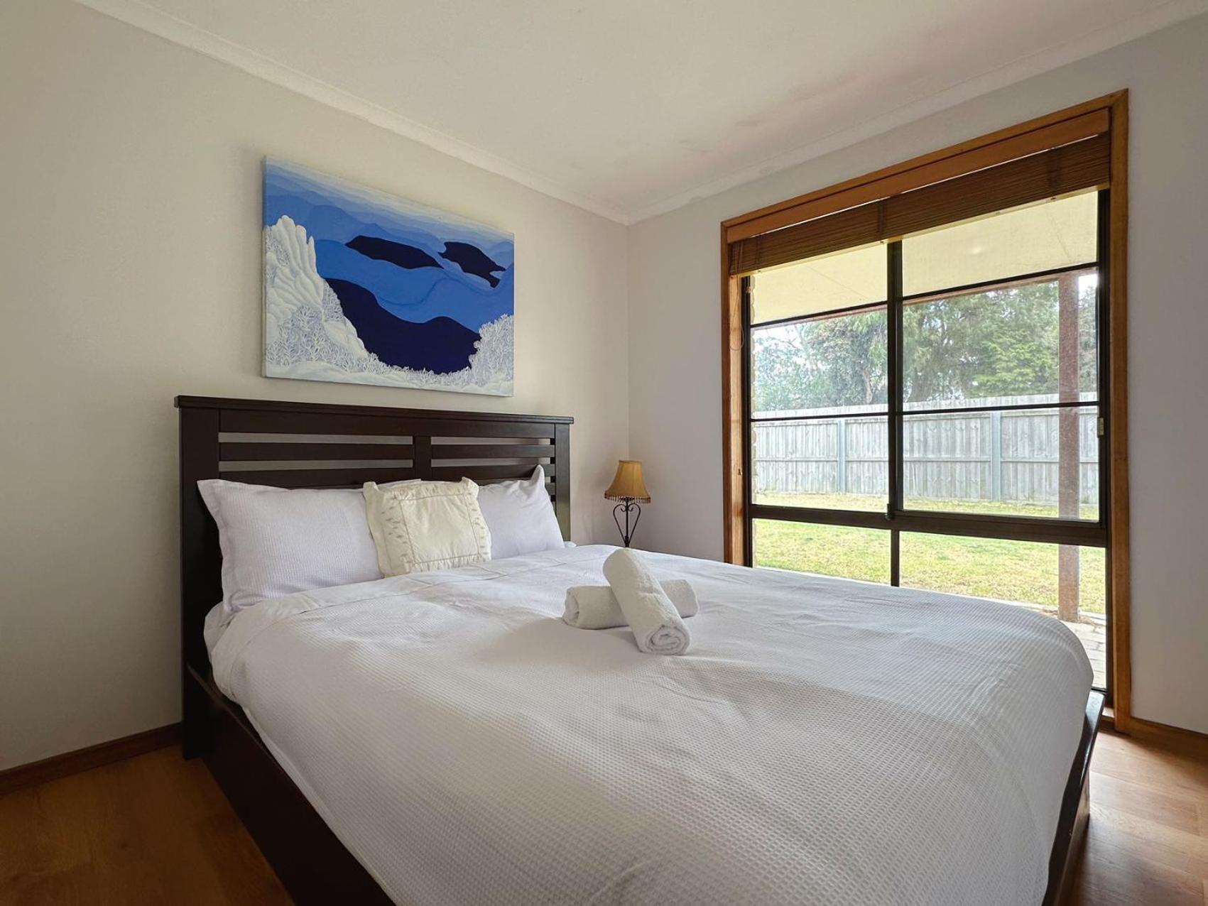 Seven Mile Beach House - 5 minutes to the Airport