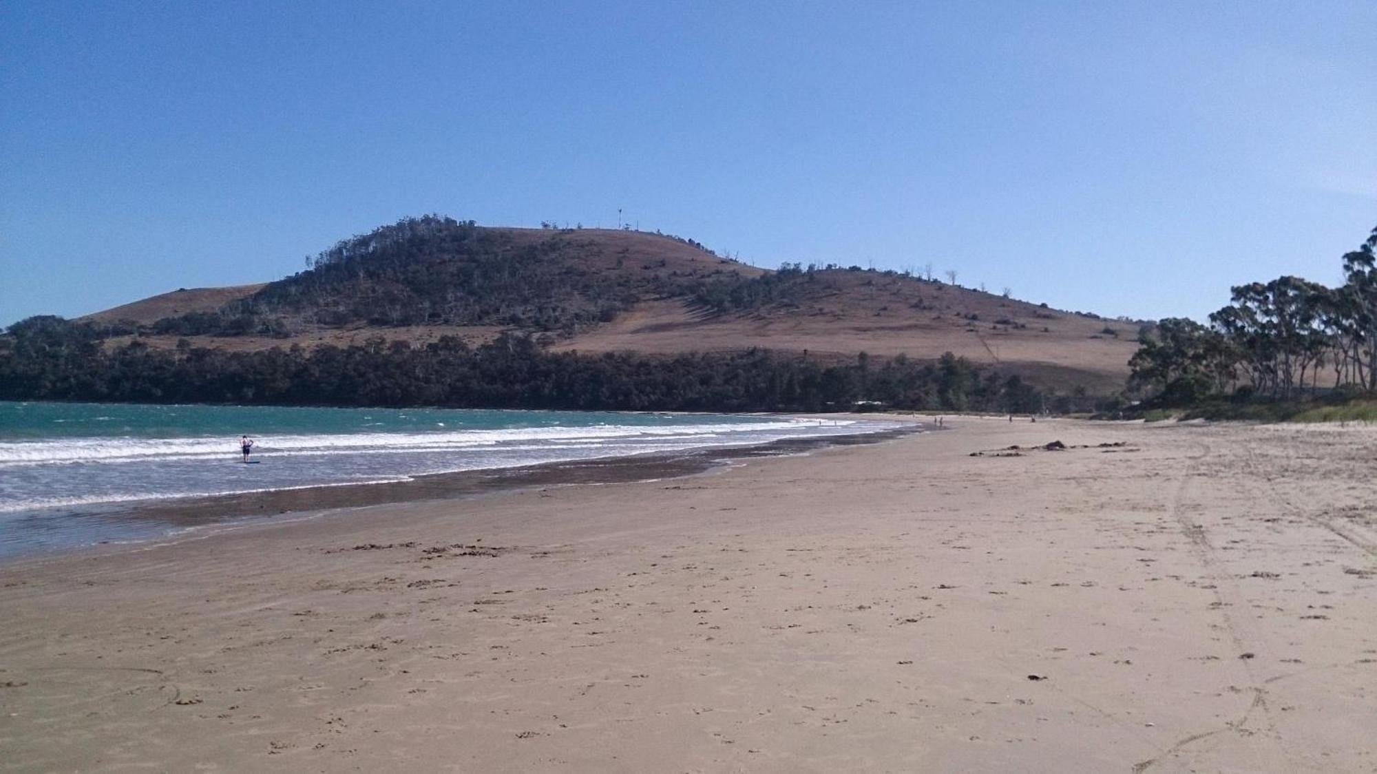 Seven Mile Beach House - 5 minutes to the Airport