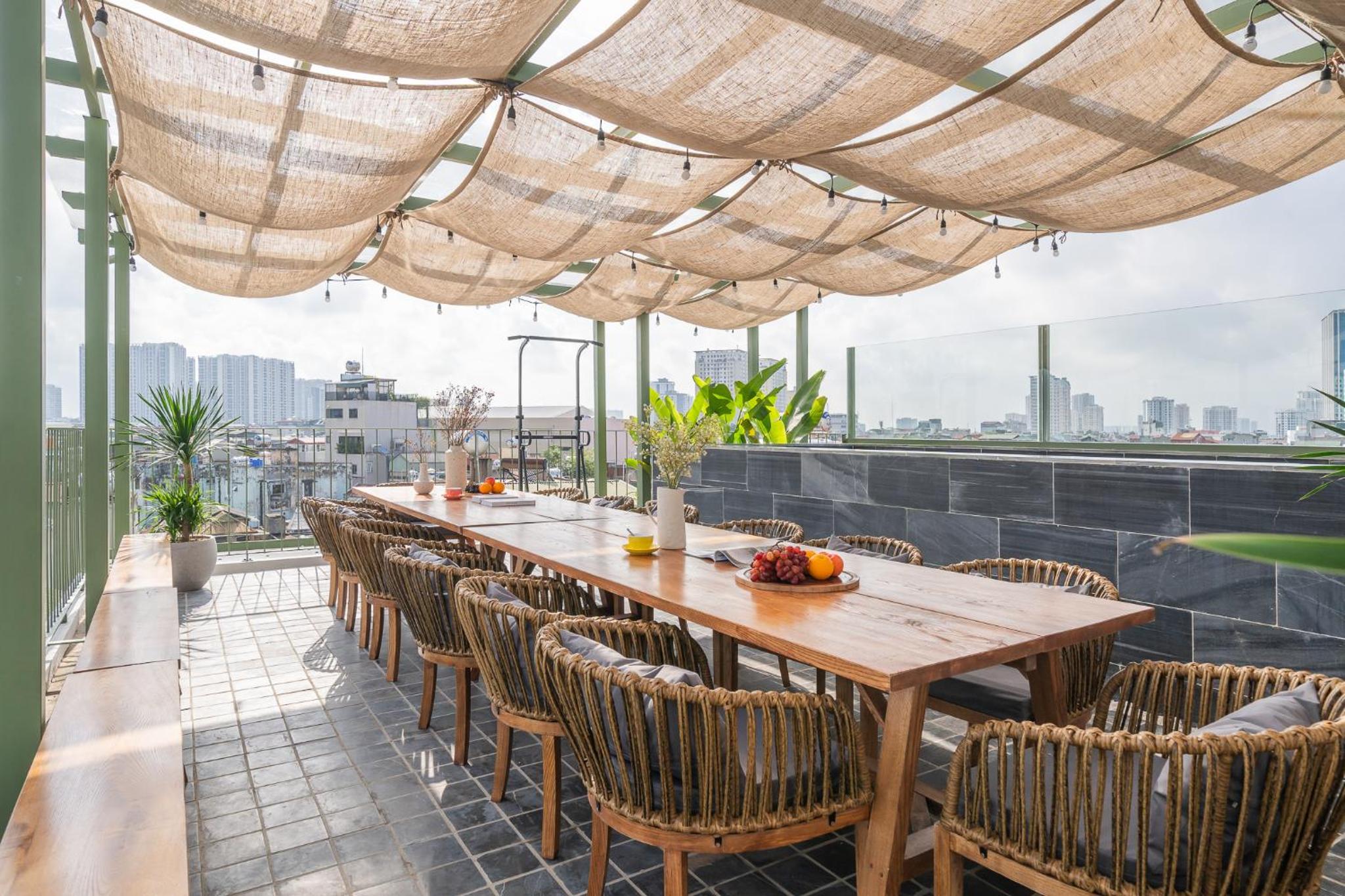Luxurious Balcony Condo Pool City Central