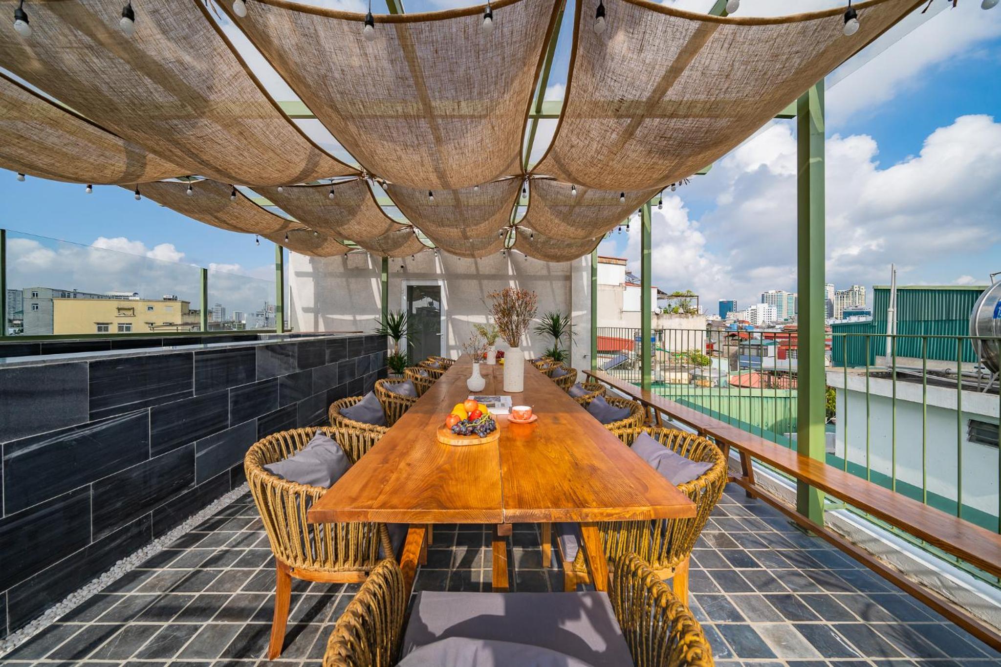 Luxurious Balcony Condo Pool City Central
