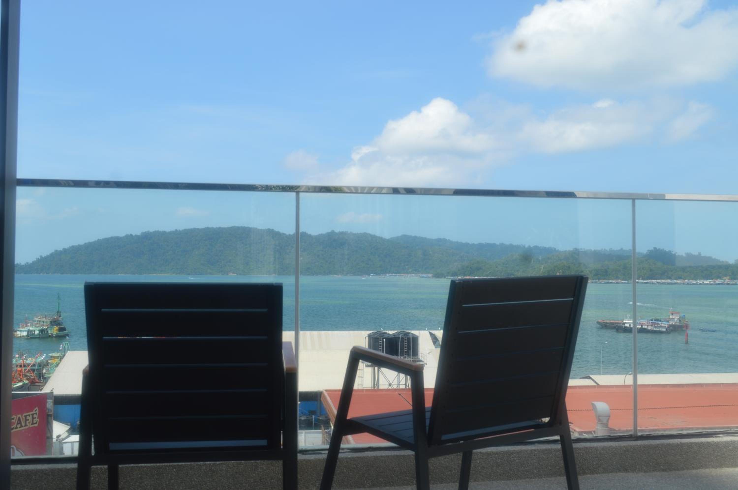 PINAY Home 21, Cityview - The Shore Kota Kinabalu photo 2