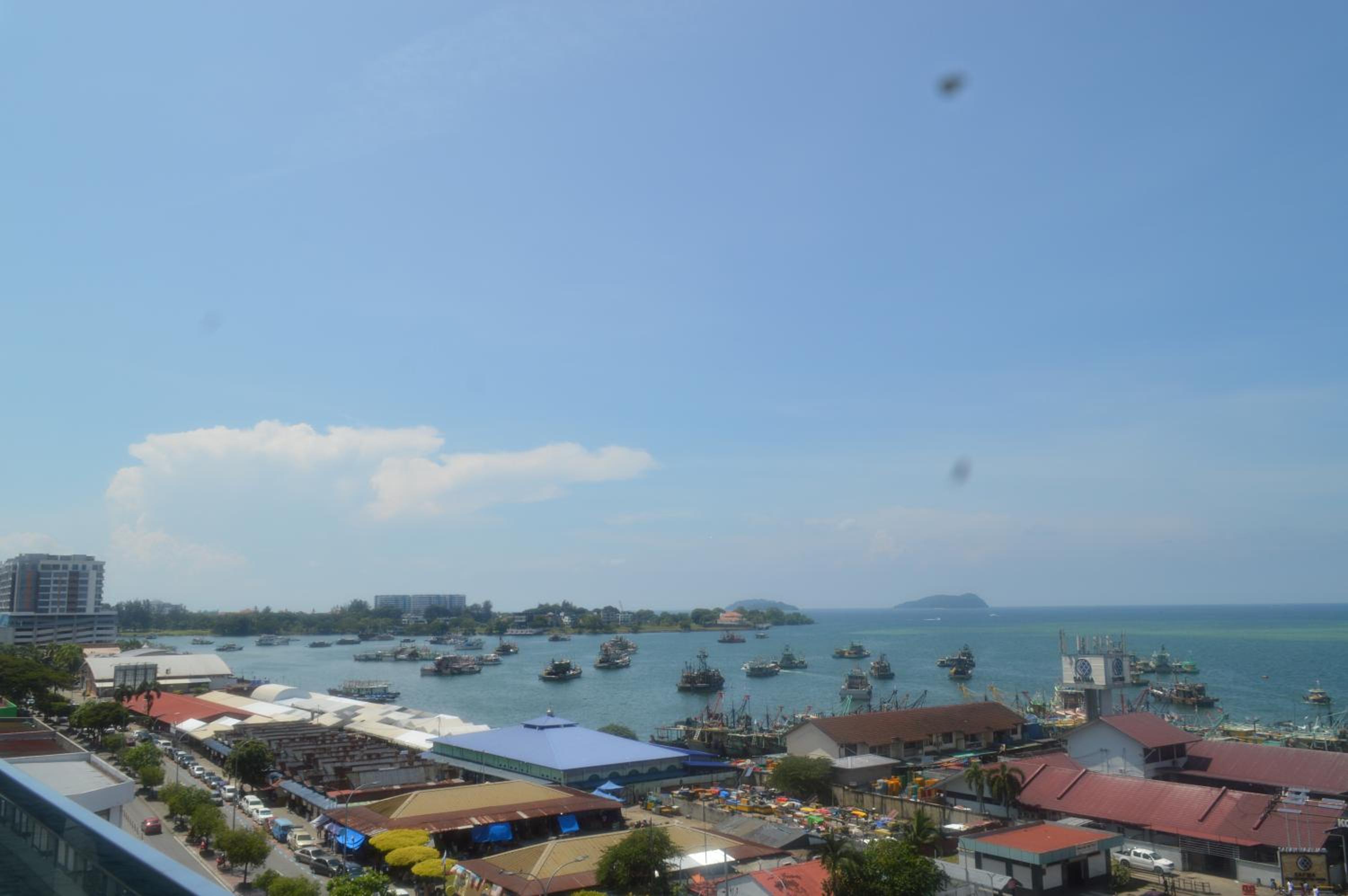 PINAY Home 21, Cityview - The Shore Kota Kinabalu photo 4