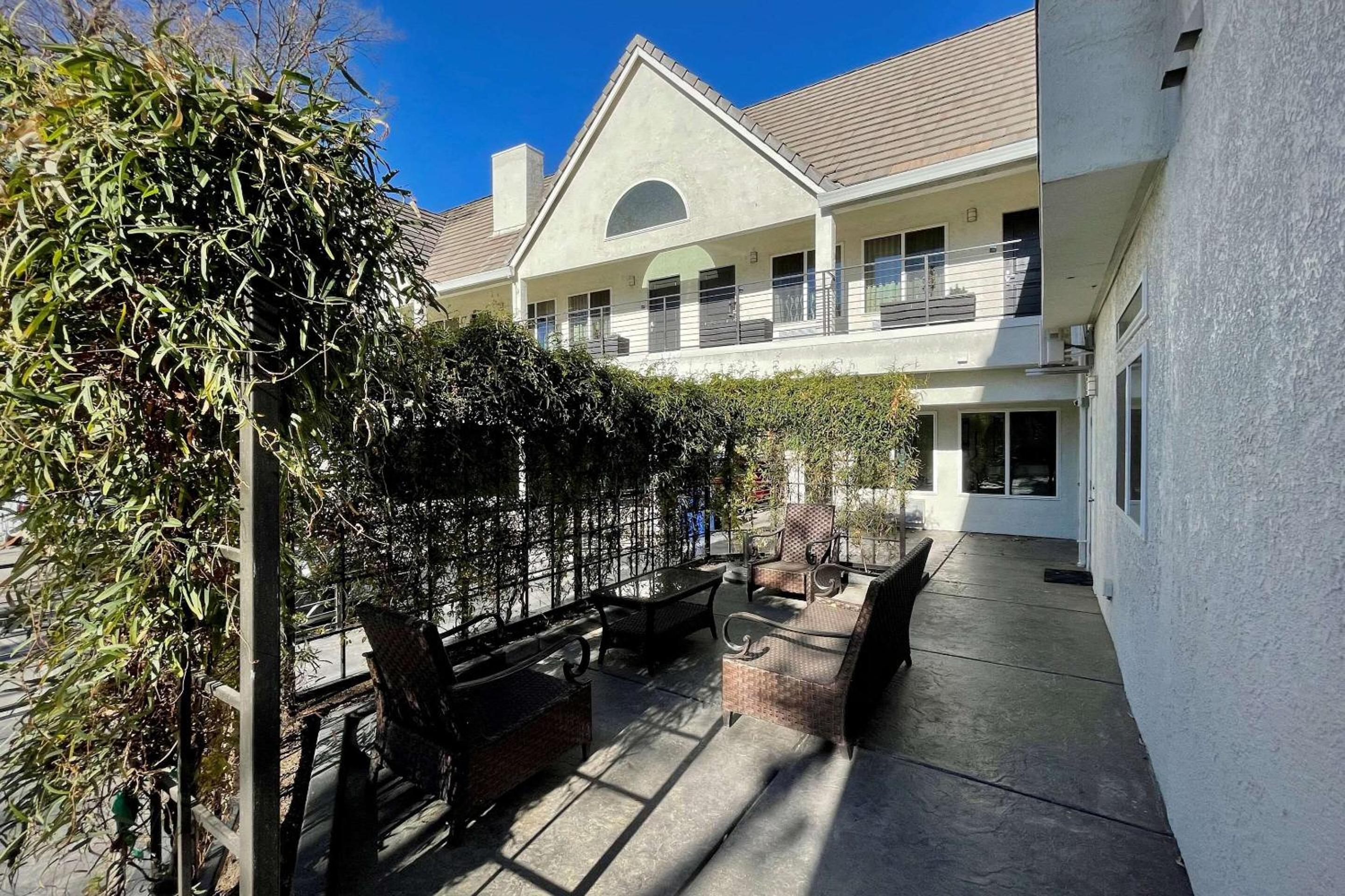 Aggie Inn, Ascend Hotel Collection - Property Image 40