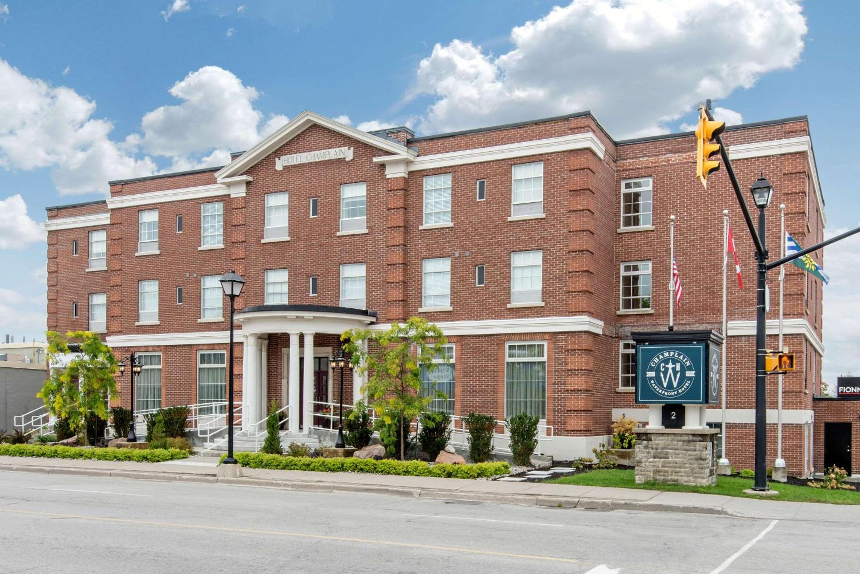 Orillia Vacations - The Champlain Waterfront Hotel Ascend Hotel Collection - Property Image 2