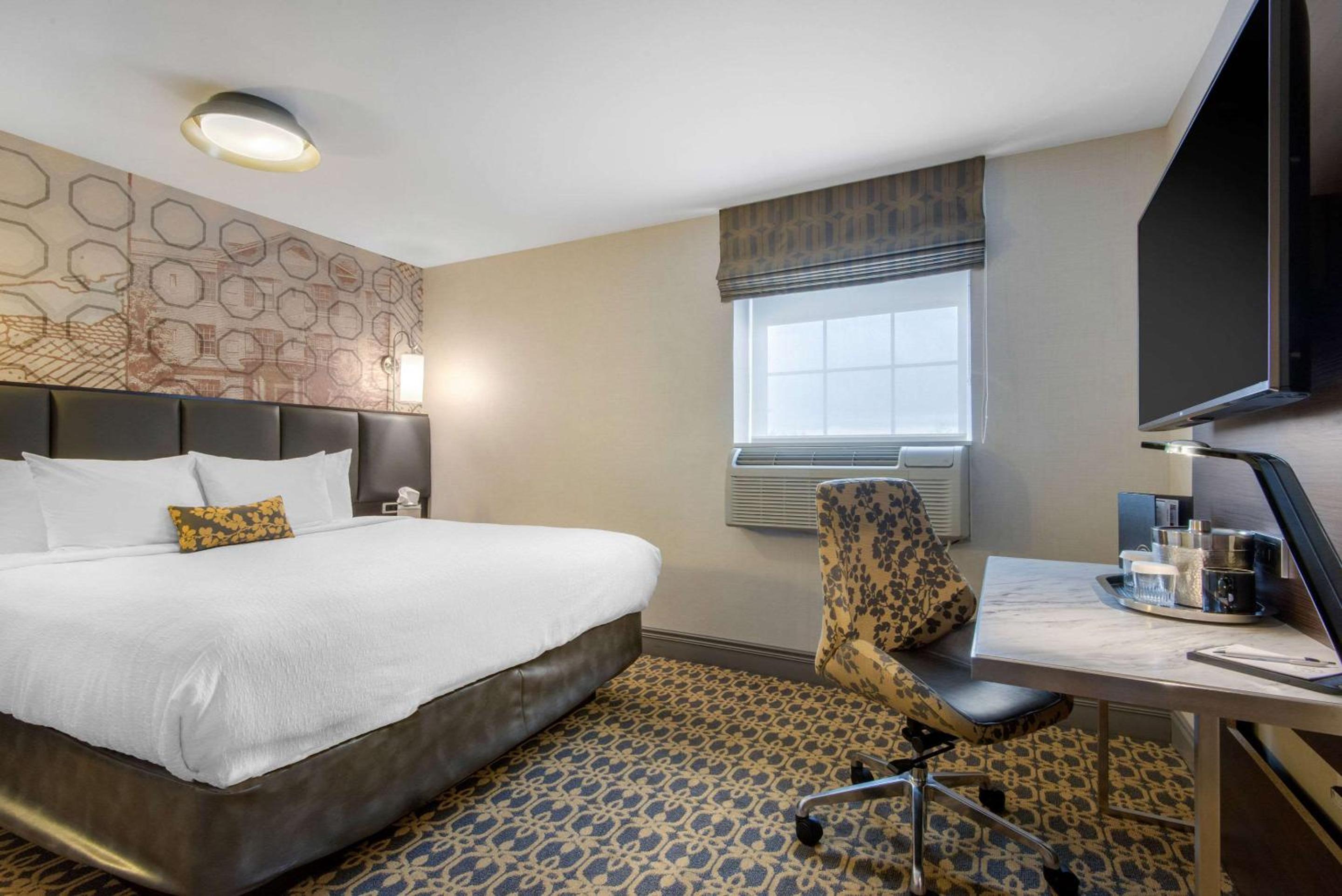 Orillia Vacations - The Champlain Waterfront Hotel Ascend Hotel Collection - Property Image 12