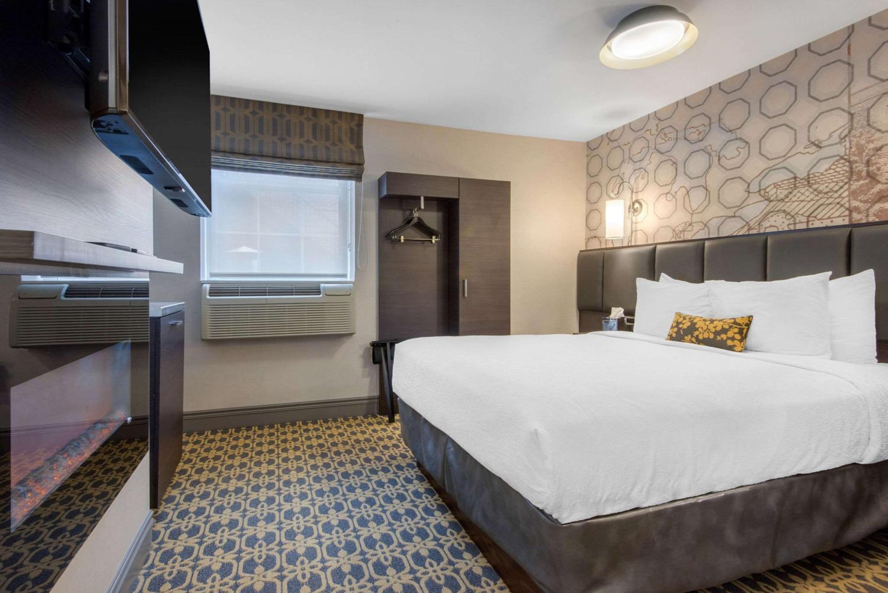 Orillia Vacations - The Champlain Waterfront Hotel Ascend Hotel Collection - Property Image 9