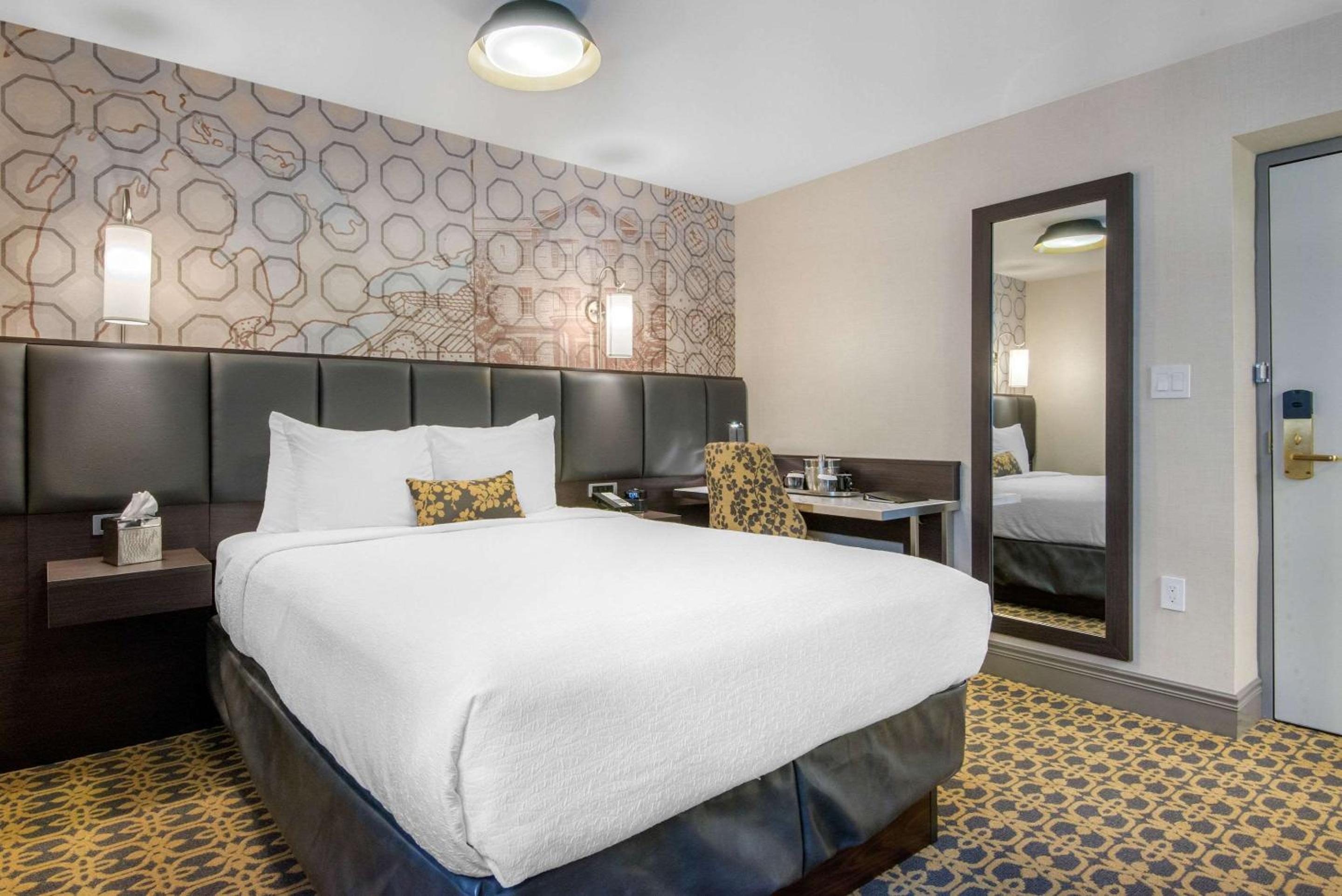 Orillia Vacations - The Champlain Waterfront Hotel Ascend Hotel Collection - Property Image 6