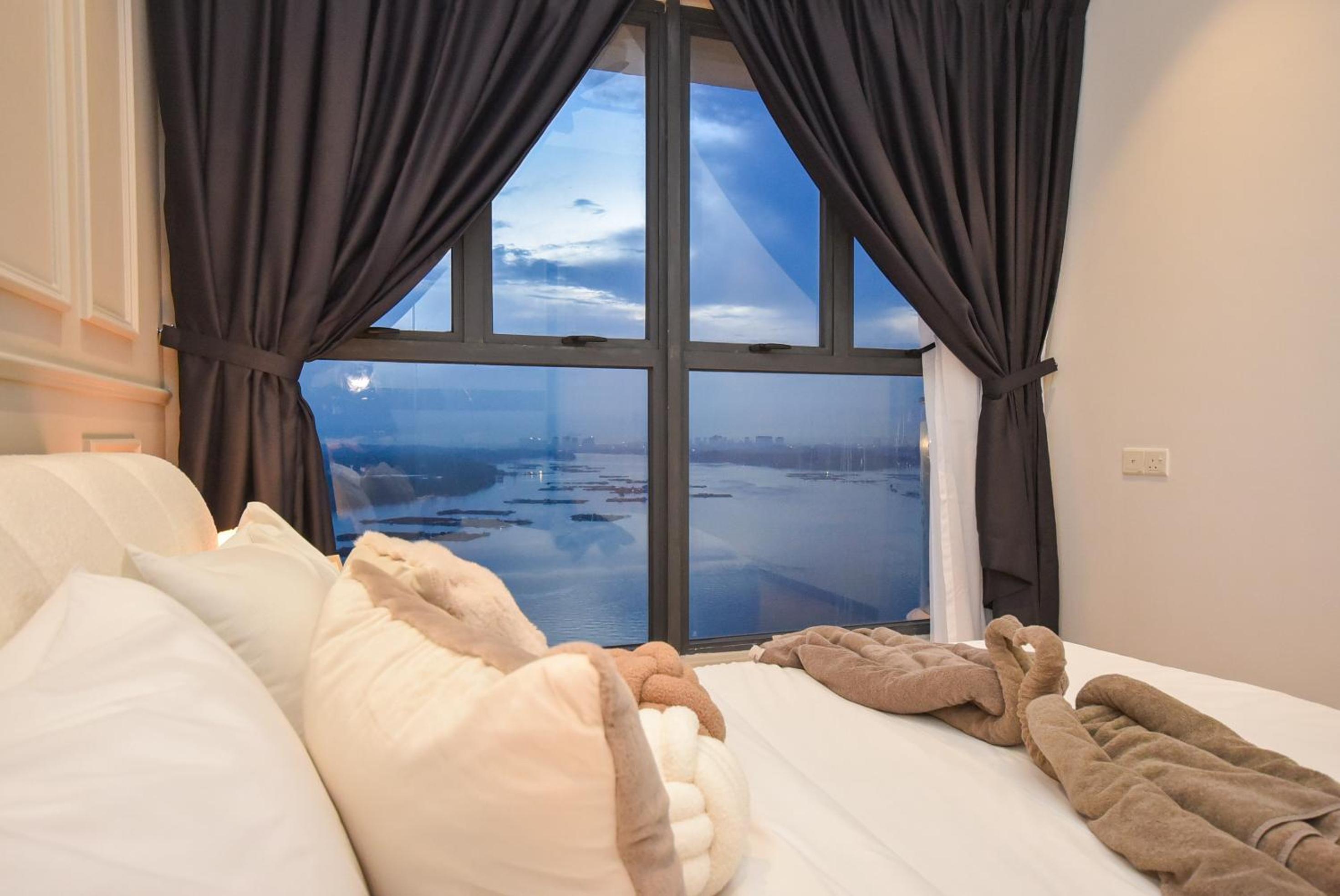 Country Garden Seaview Suite by Nest Home at Danga Bay