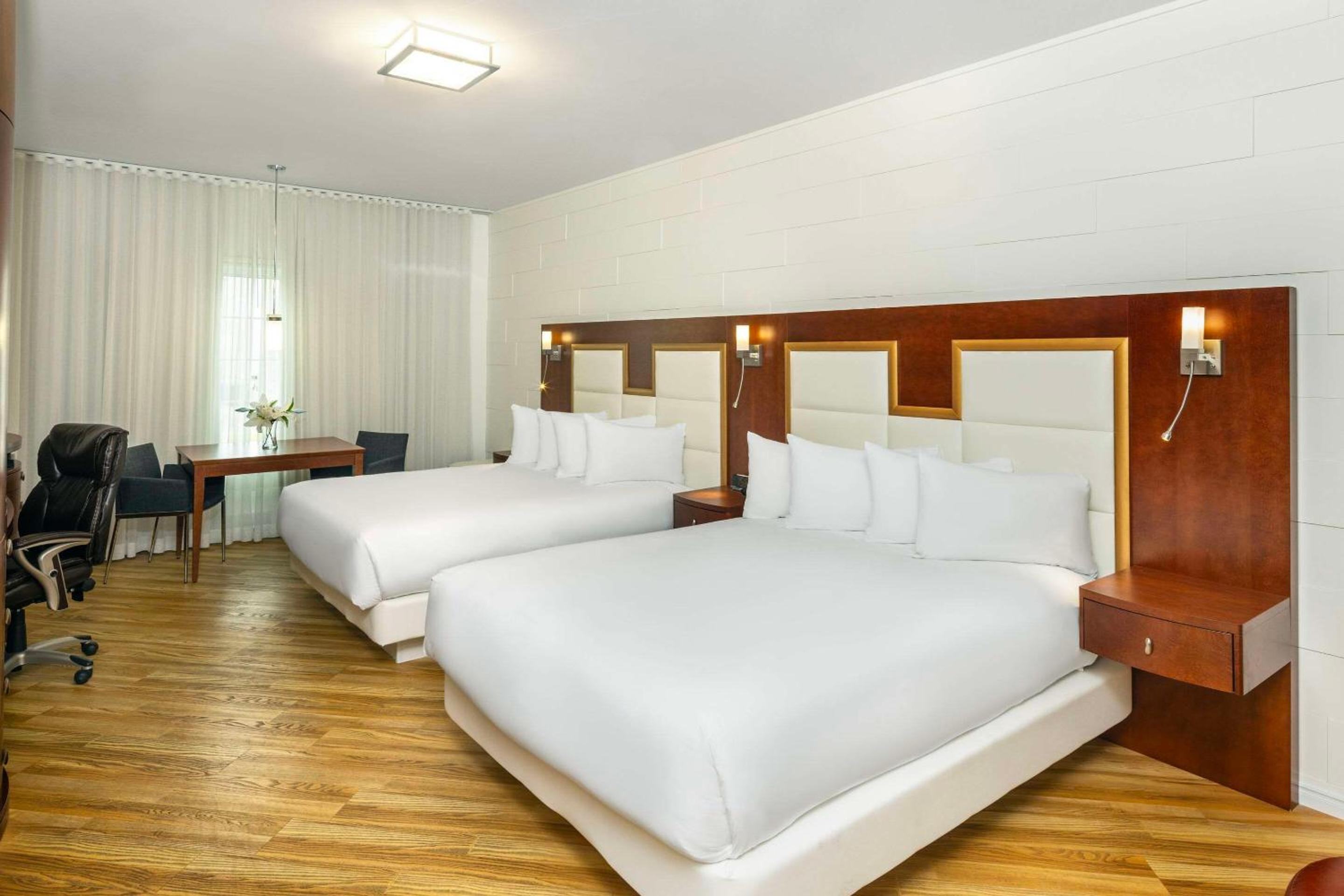 Trois-rivieres Vacations - Les Suites de Laviolette Ascend Hotel Collection - Property Image 56