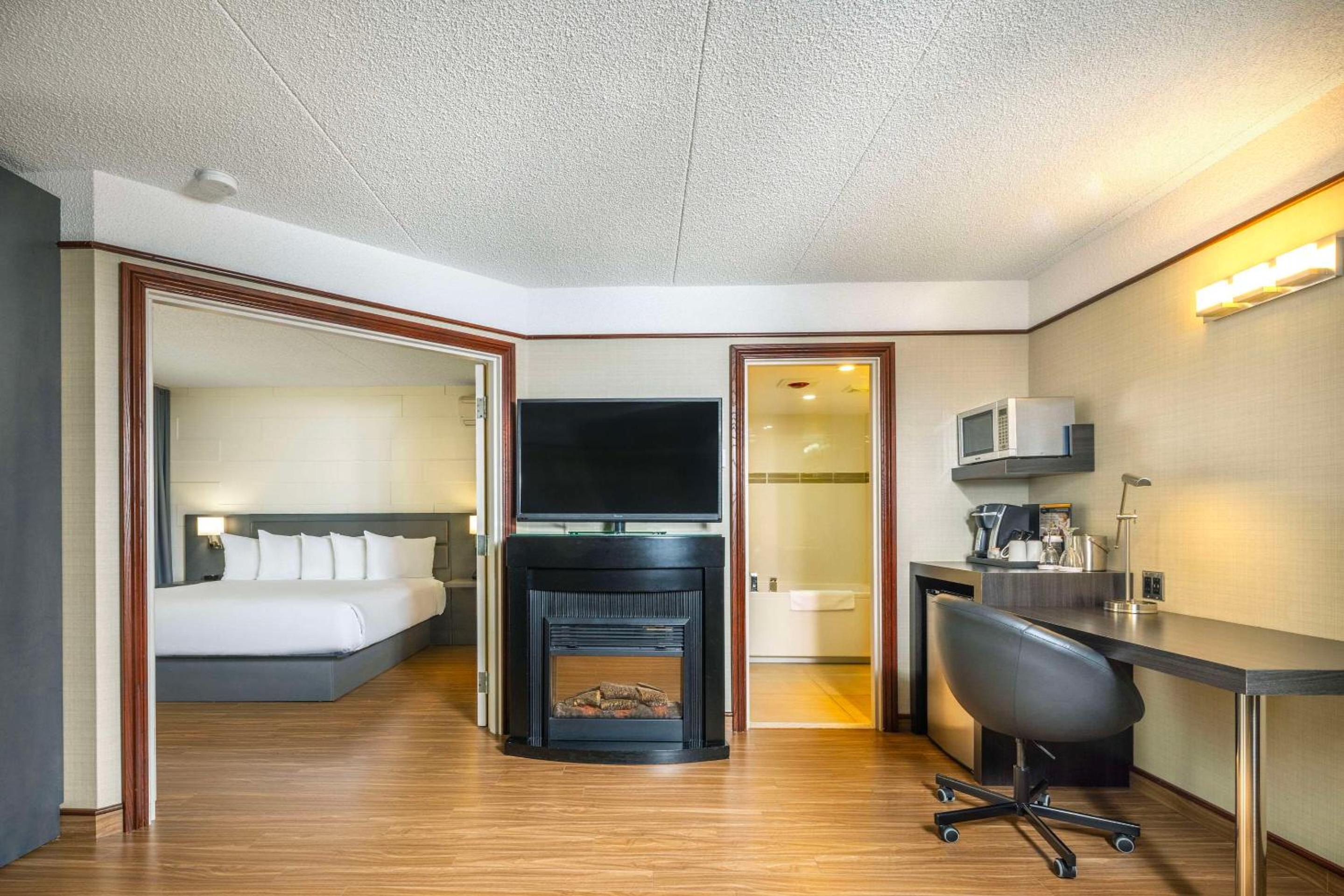 Trois-rivieres Vacations - Les Suites de Laviolette Ascend Hotel Collection - Property Image 20