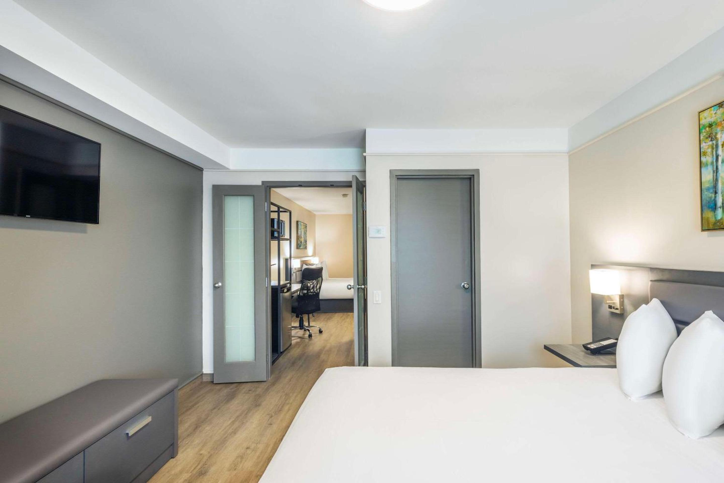 Trois-rivieres Vacations - Les Suites de Laviolette Ascend Hotel Collection - Property Image 27