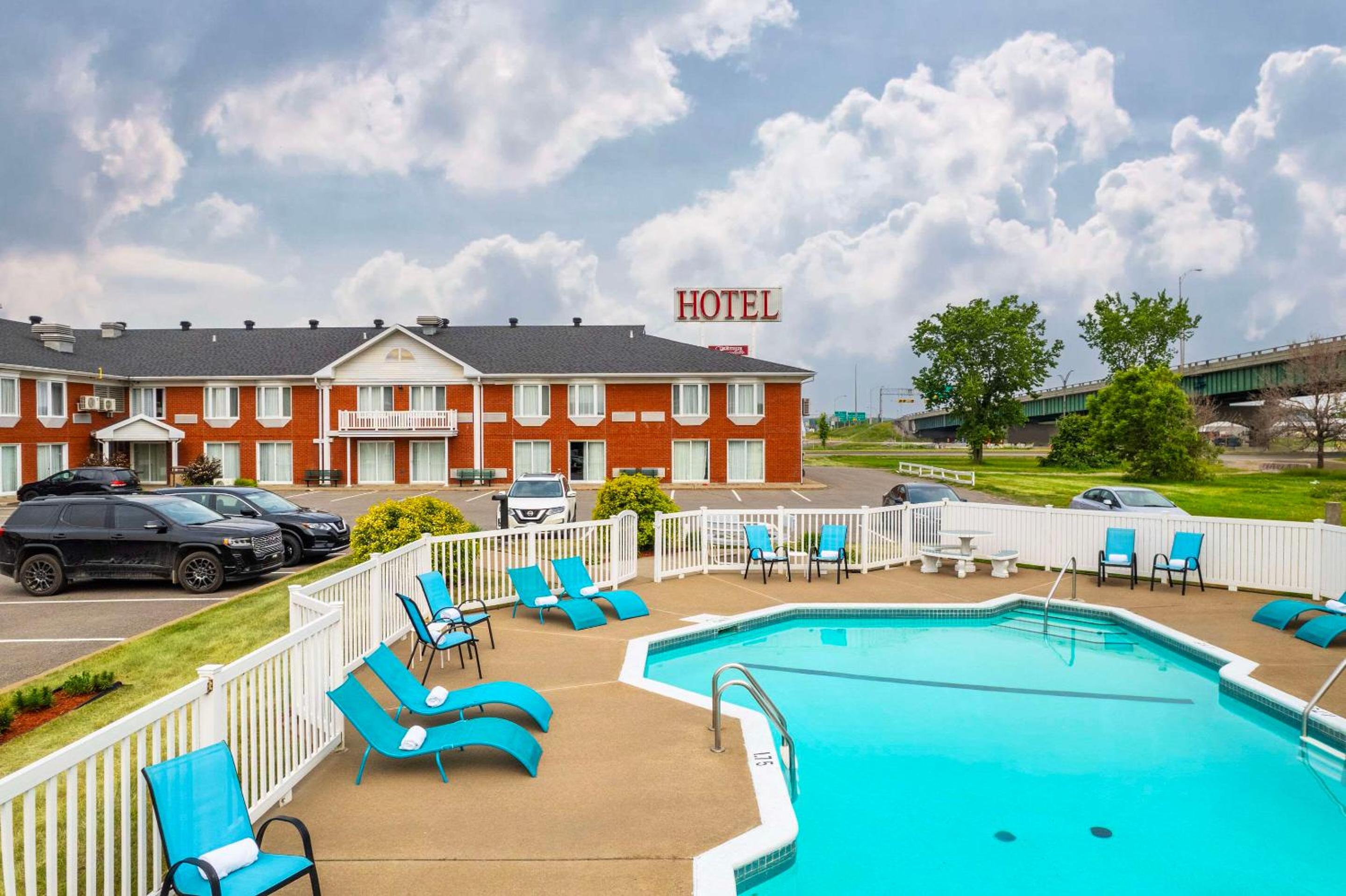 Trois-rivieres Vacations - Les Suites de Laviolette Ascend Hotel Collection - Property Image 28