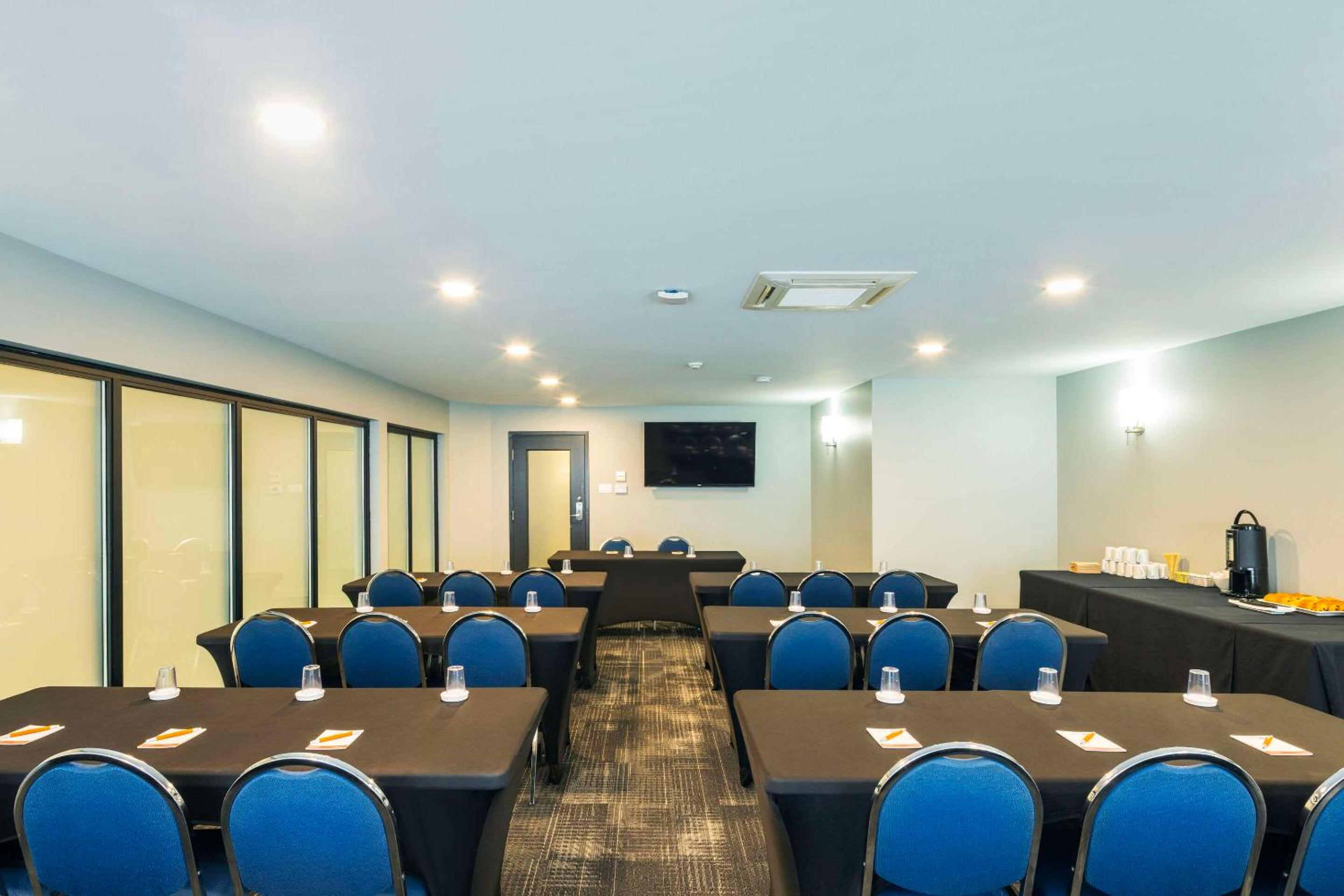 Trois-rivieres Vacations - Les Suites de Laviolette Ascend Hotel Collection - Property Image 33