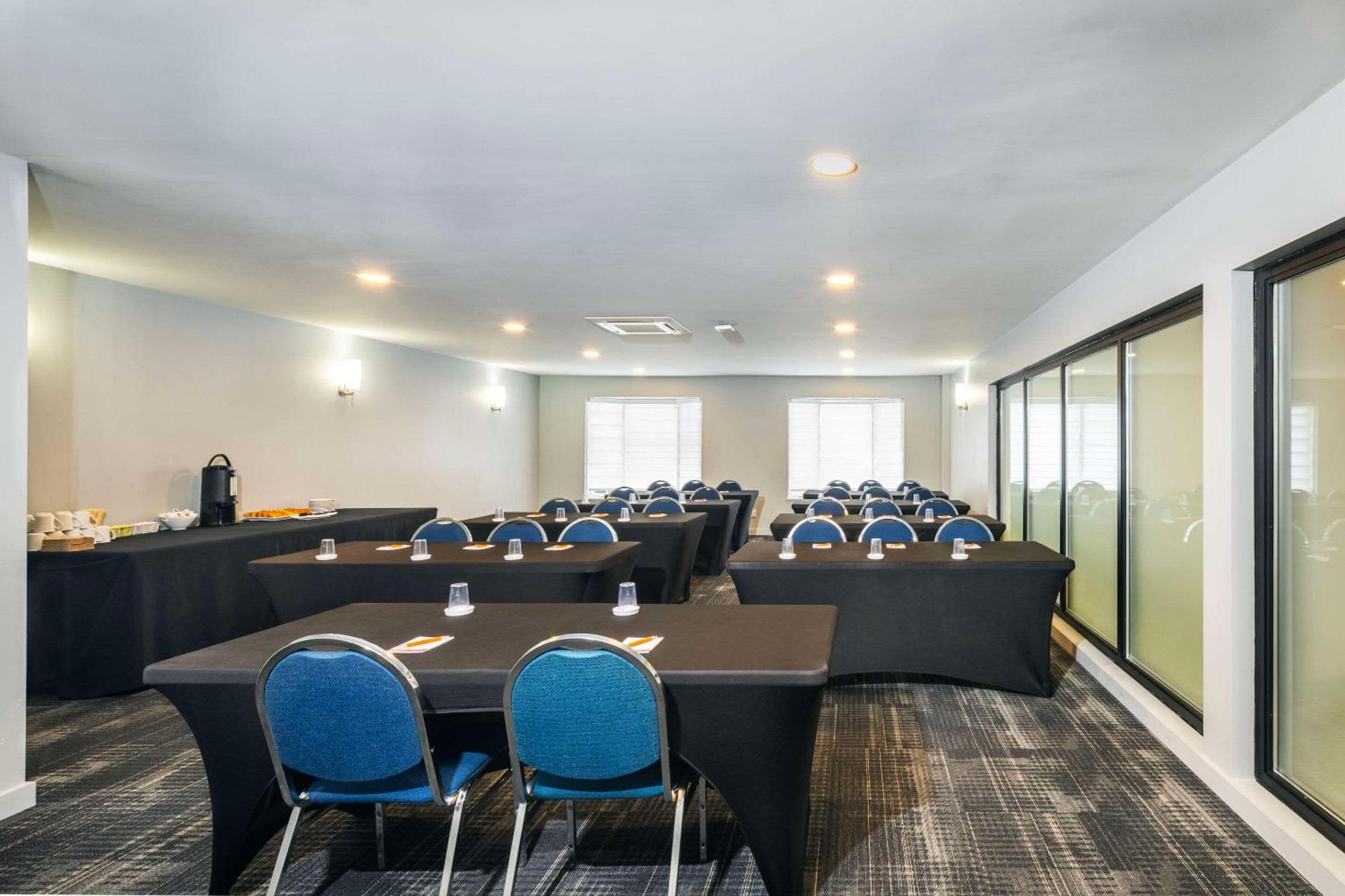 Trois-rivieres Vacations - Les Suites de Laviolette Ascend Hotel Collection - Property Image 32