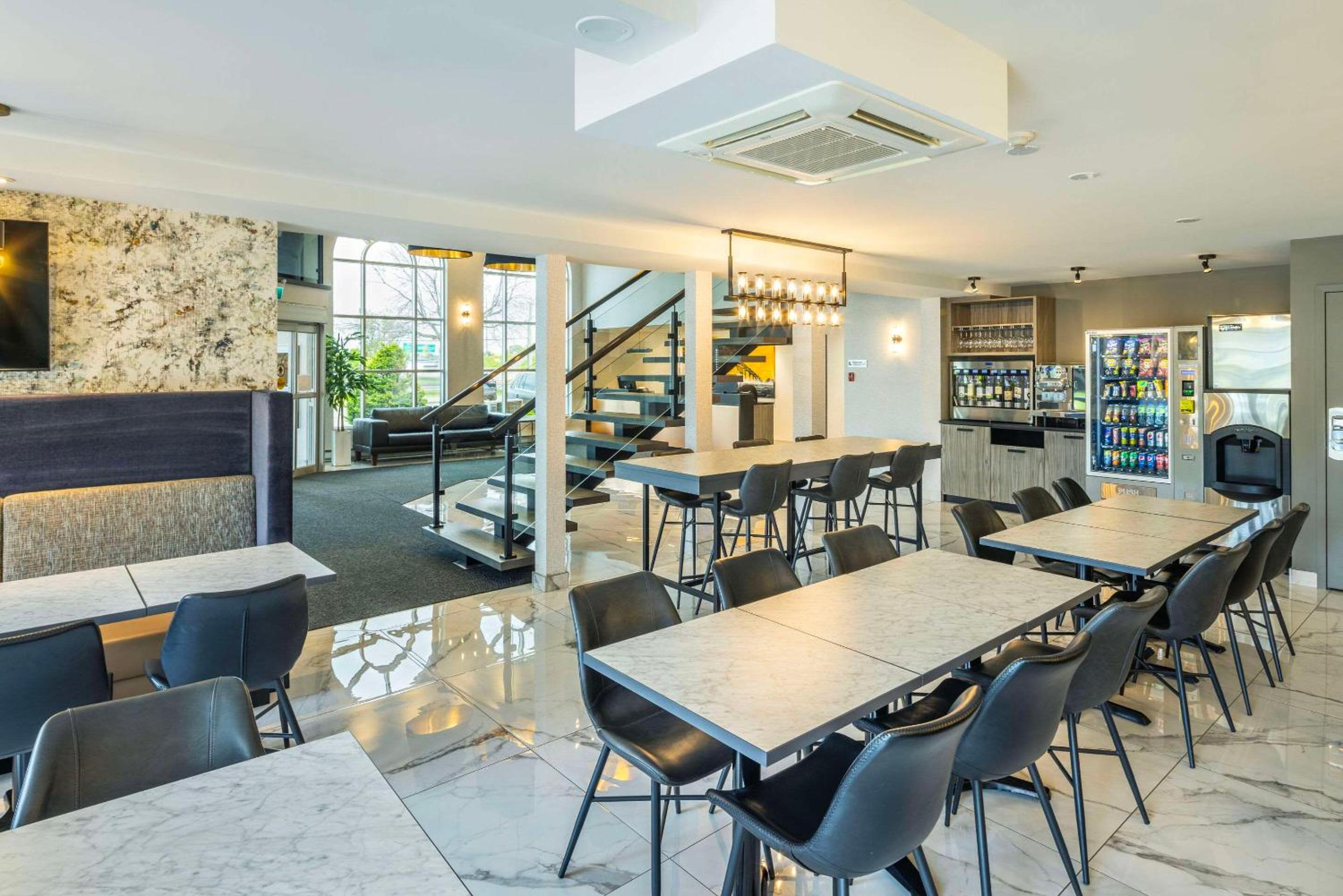 Trois-rivieres Vacations - Les Suites de Laviolette Ascend Hotel Collection - Property Image 35