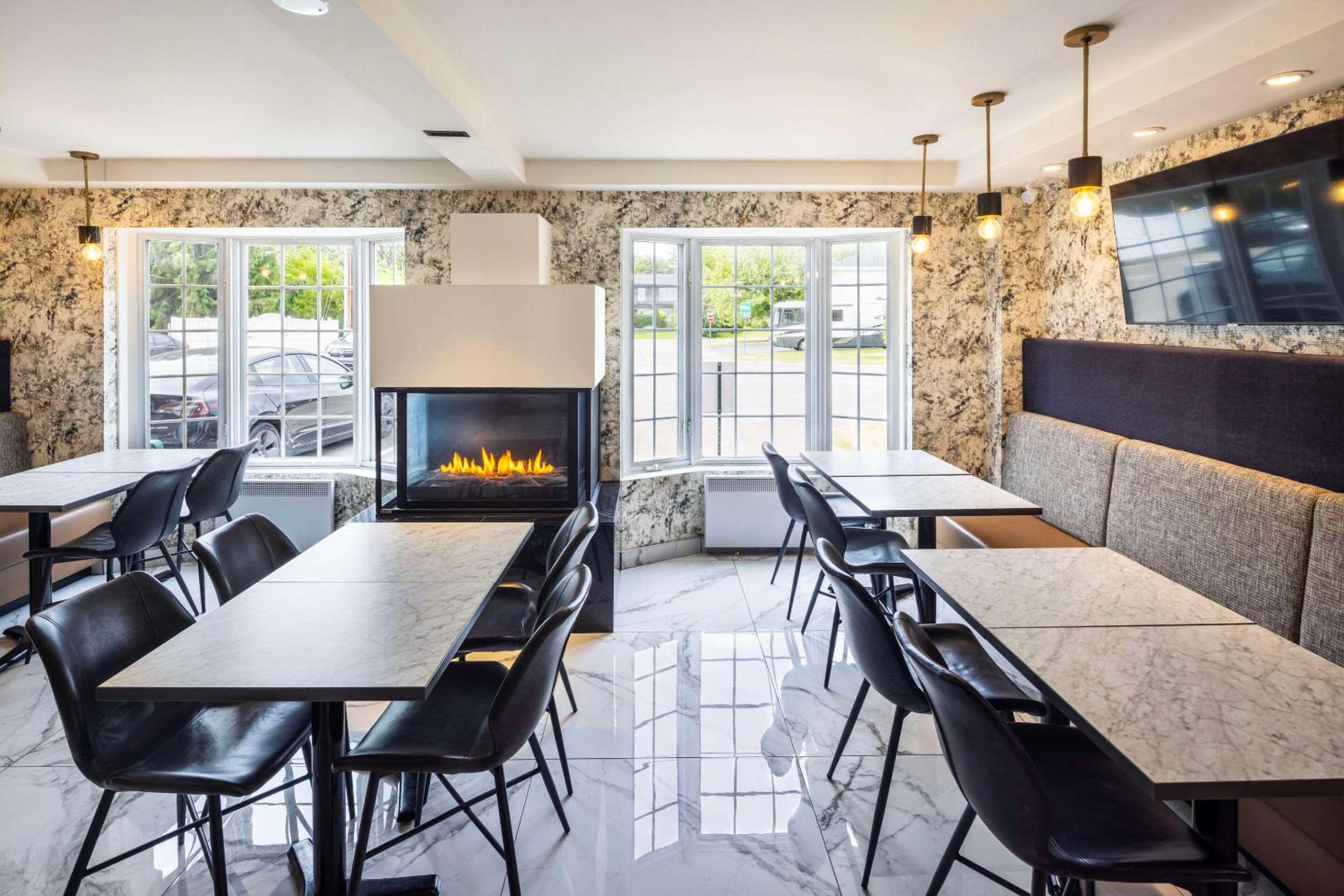 Trois-rivieres Vacations - Les Suites de Laviolette Ascend Hotel Collection - Property Image 37