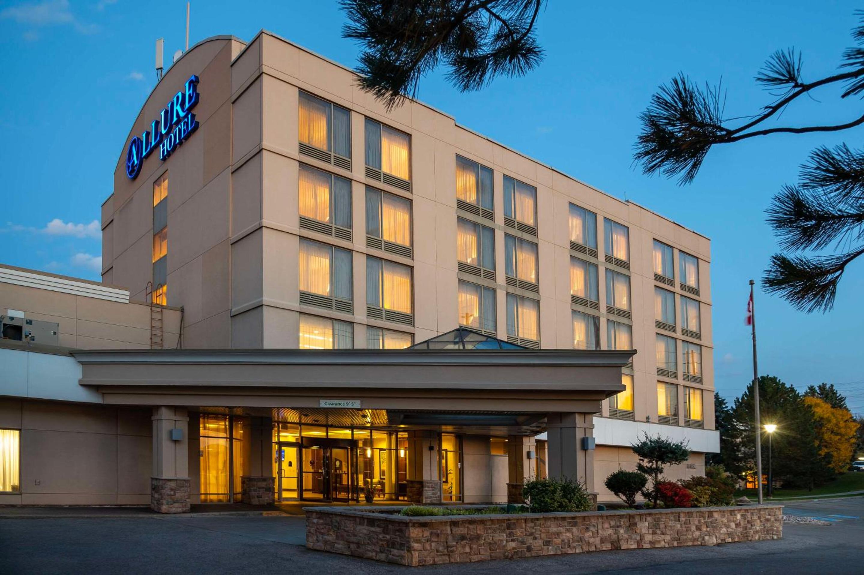 Barrie Vacations - Allure Hotel  Conference Centre, Ascend Hotel Collection - Property Image 2