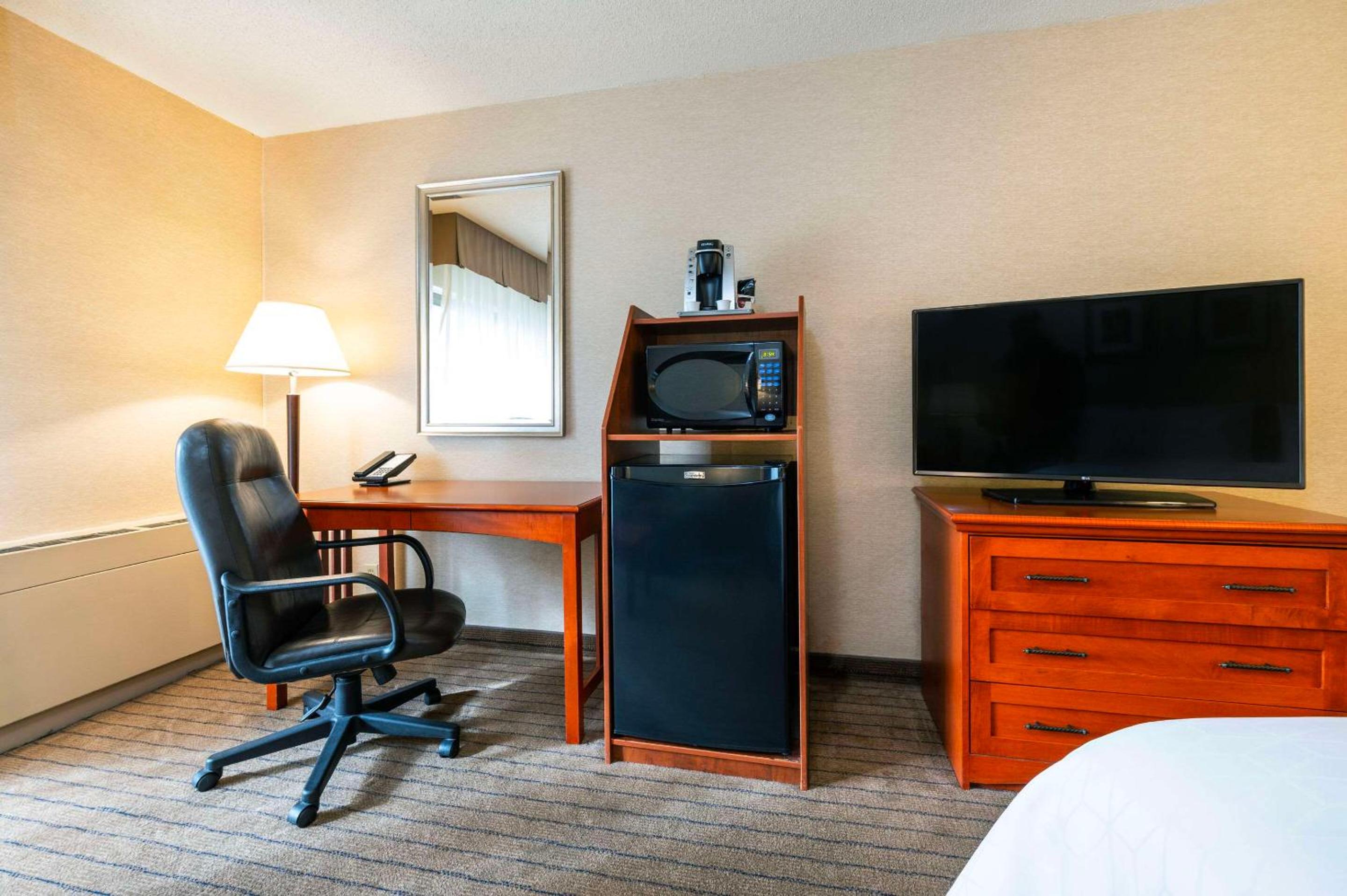 Barrie Vacations - Allure Hotel  Conference Centre, Ascend Hotel Collection - Property Image 39