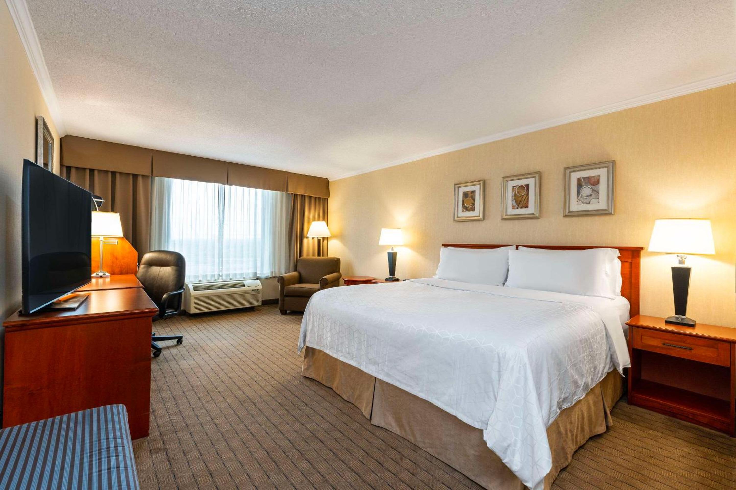 Barrie Vacations - Allure Hotel  Conference Centre, Ascend Hotel Collection - Property Image 40