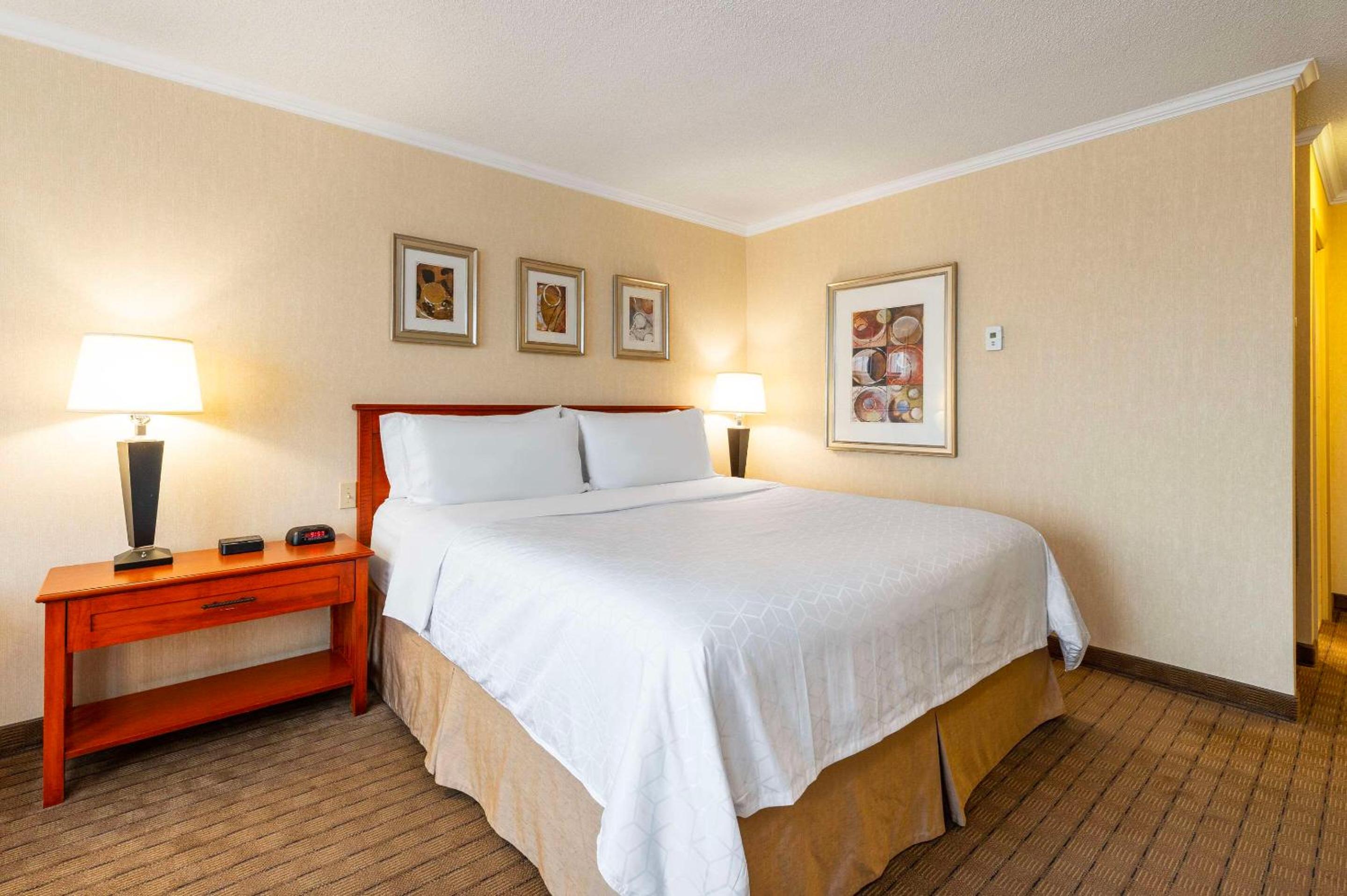 Barrie Vacations - Allure Hotel  Conference Centre, Ascend Hotel Collection - Property Image 41