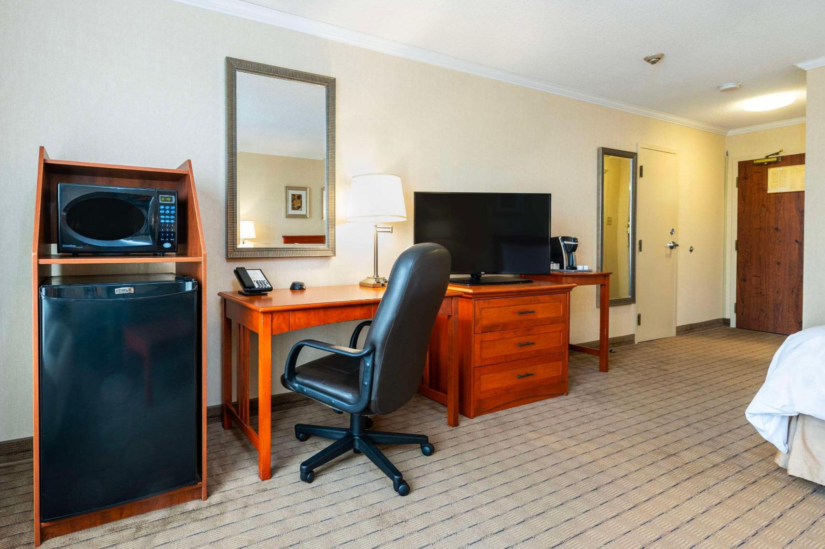 Barrie Vacations - Allure Hotel  Conference Centre, Ascend Hotel Collection - Property Image 44