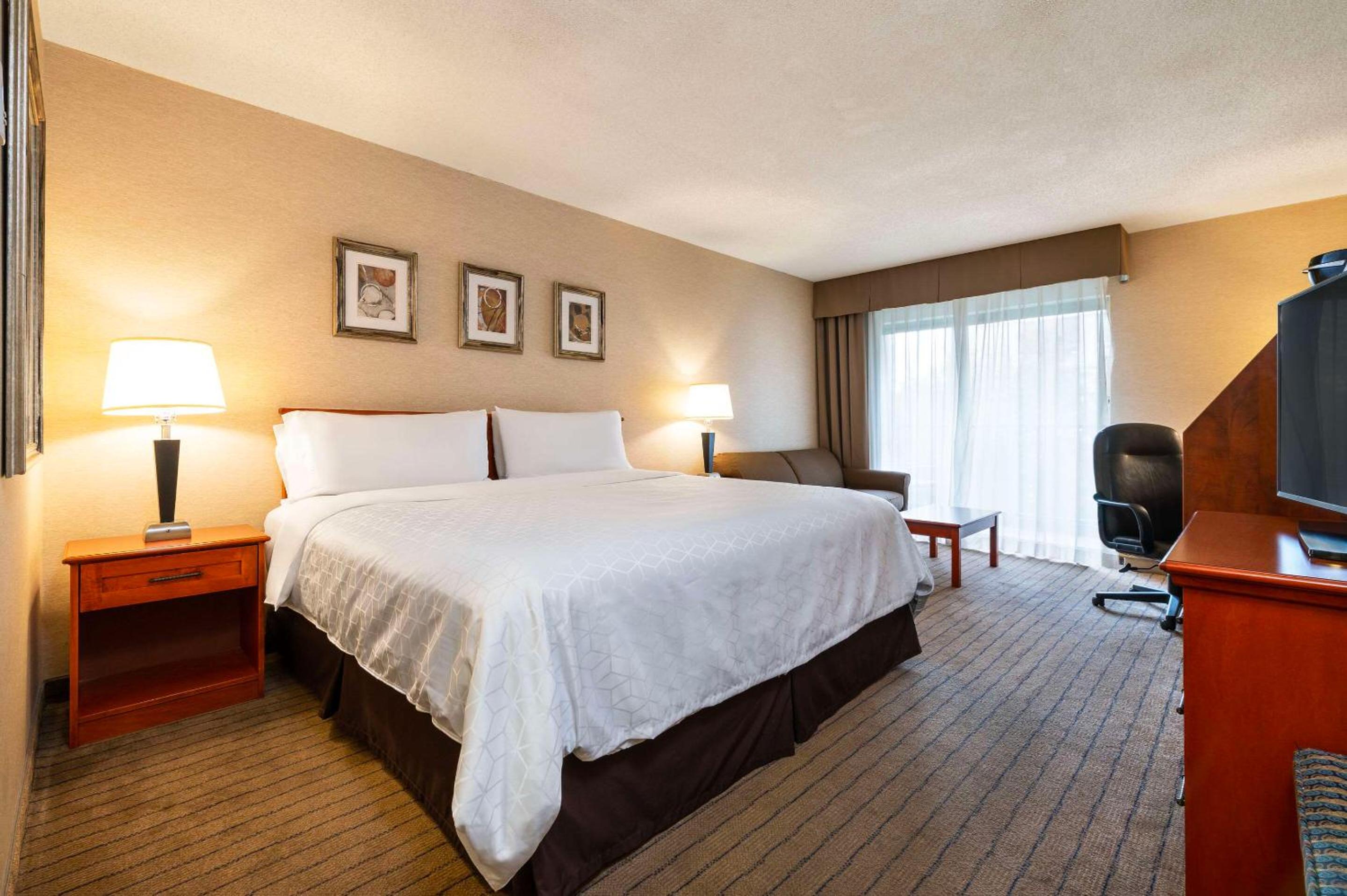 Barrie Vacations - Allure Hotel  Conference Centre, Ascend Hotel Collection - Property Image 47