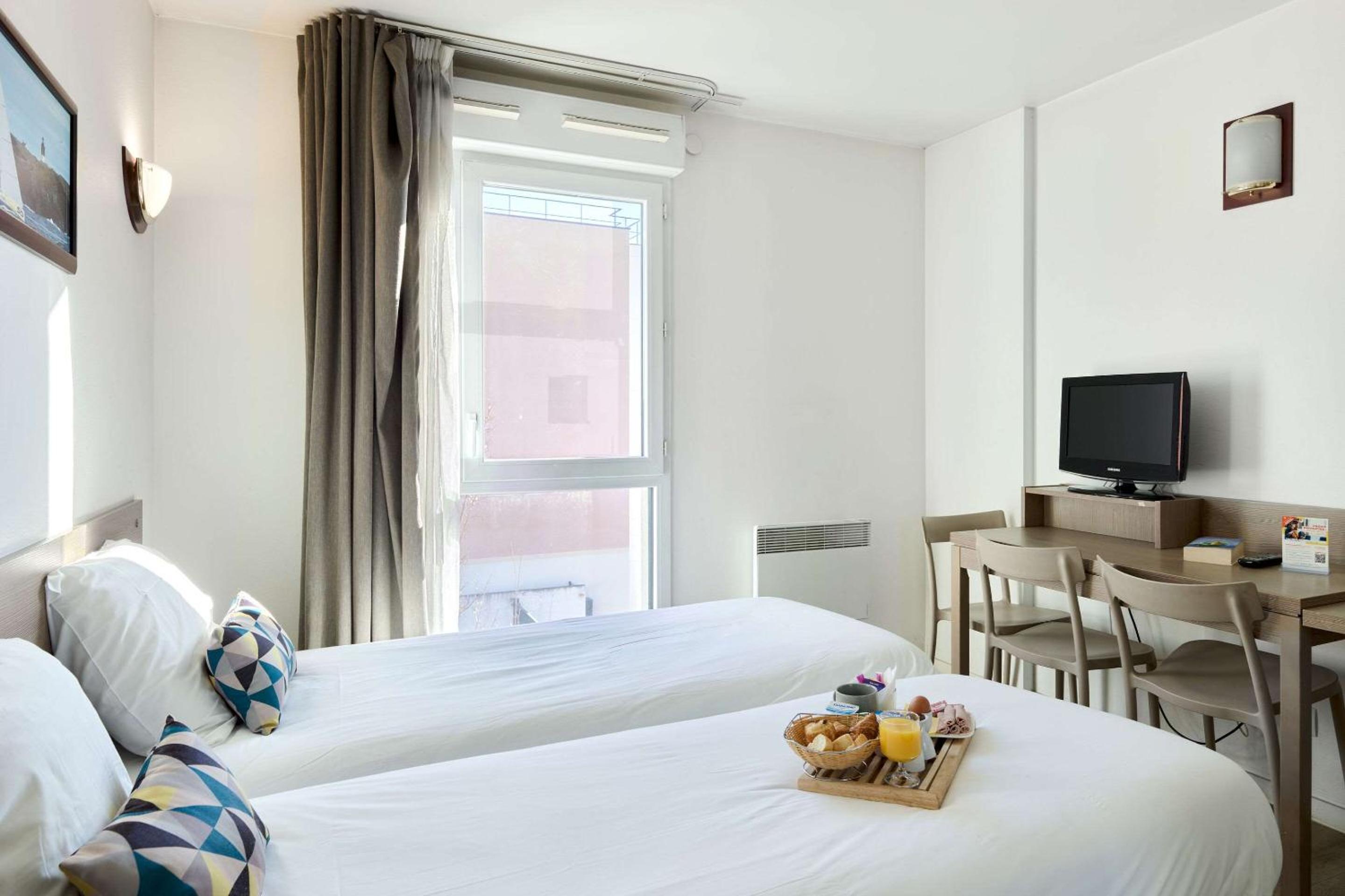 Comfort Aparthotel Versailles, St Cyr l'Ecole, photo 36